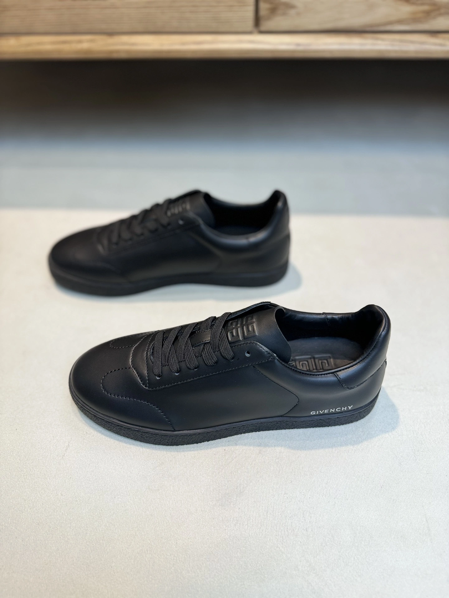 OOBB-- BH009UH1NT-001 Calfskin item:D-X158A1060