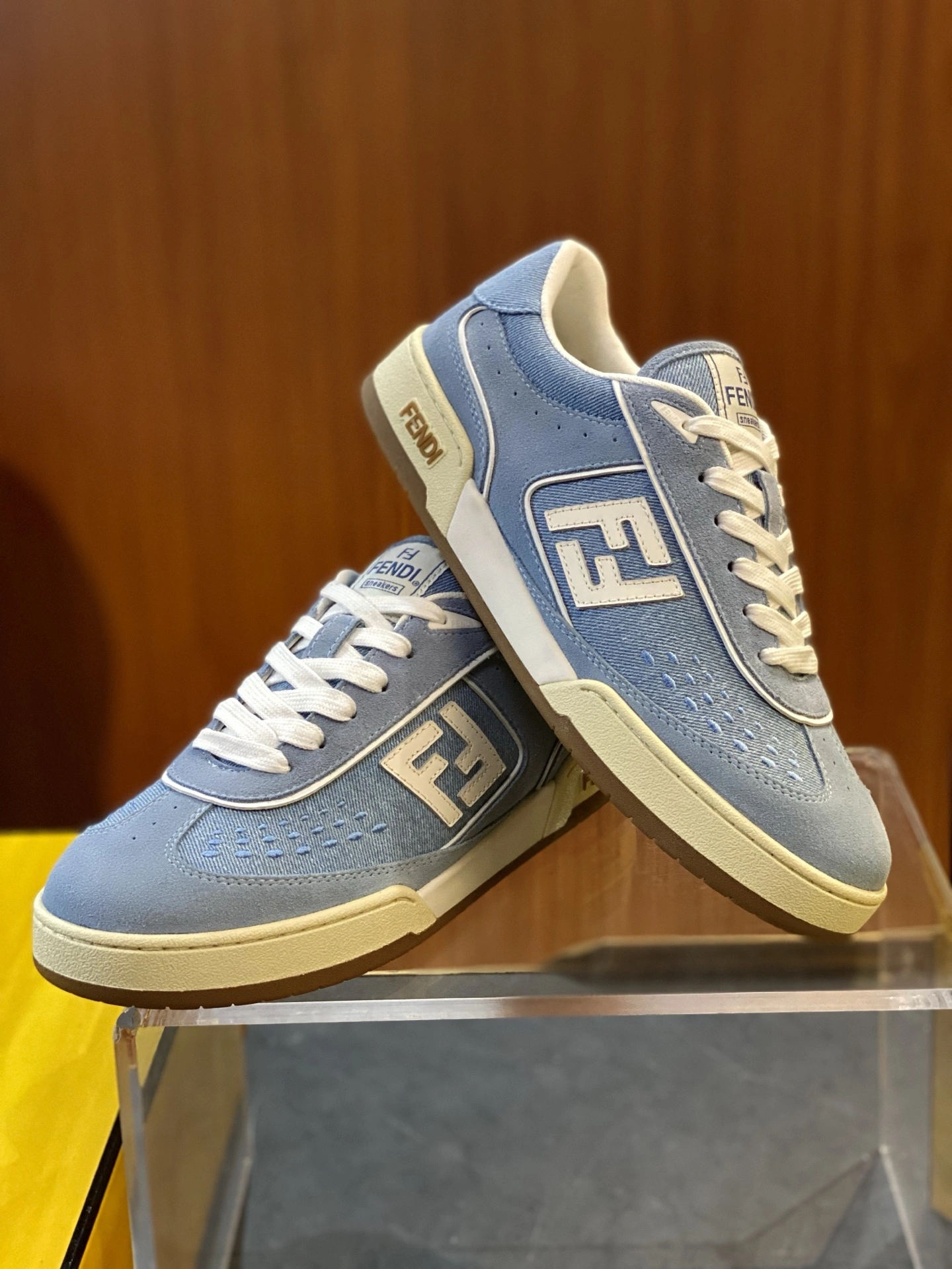 OOBB-- F594i 8E8670ASB3F1SV1 Match Calfskin item:E-X158D0201