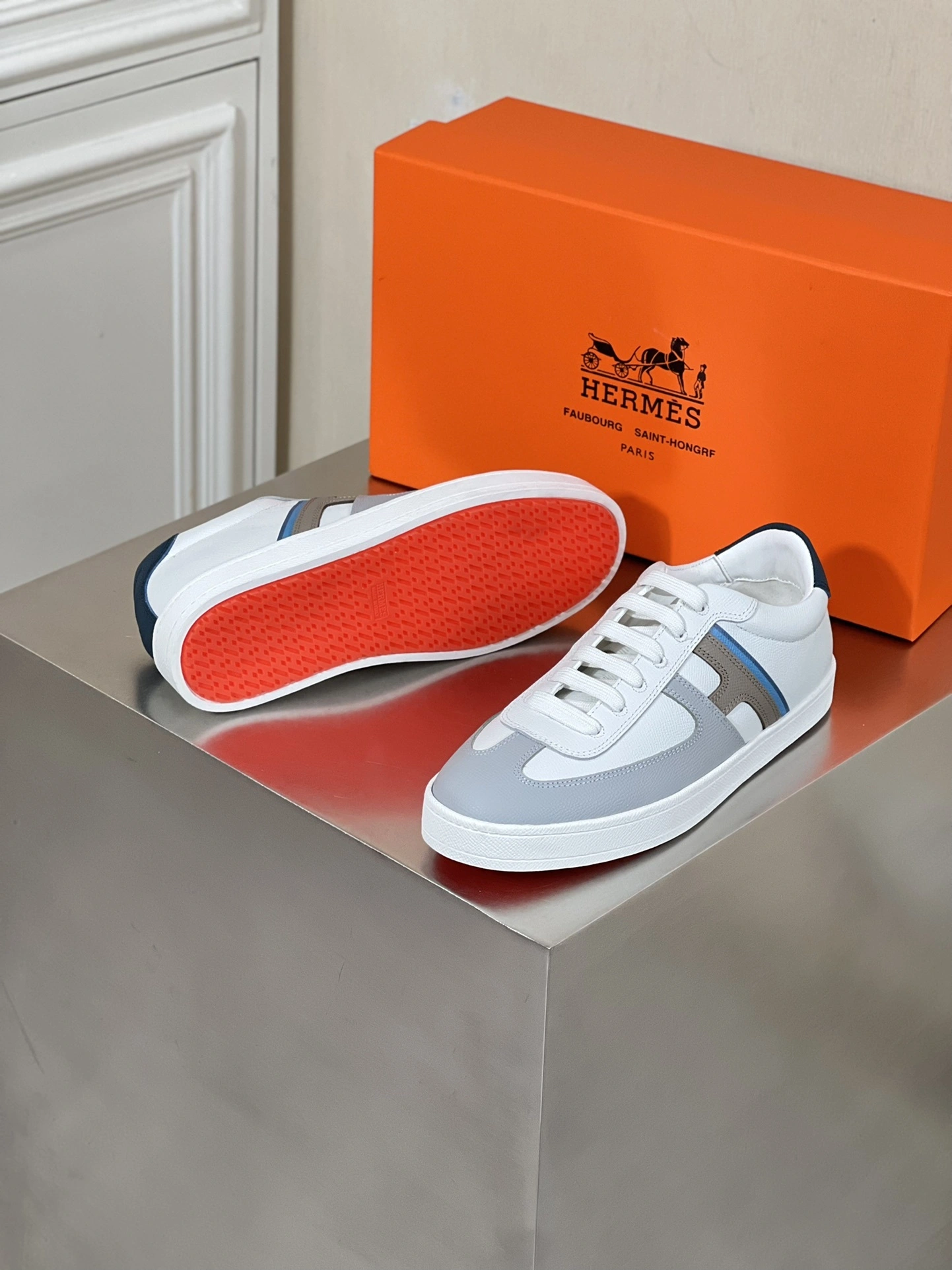 OOBB-- H211861Z HAG Calfskin item:D-X032C0613