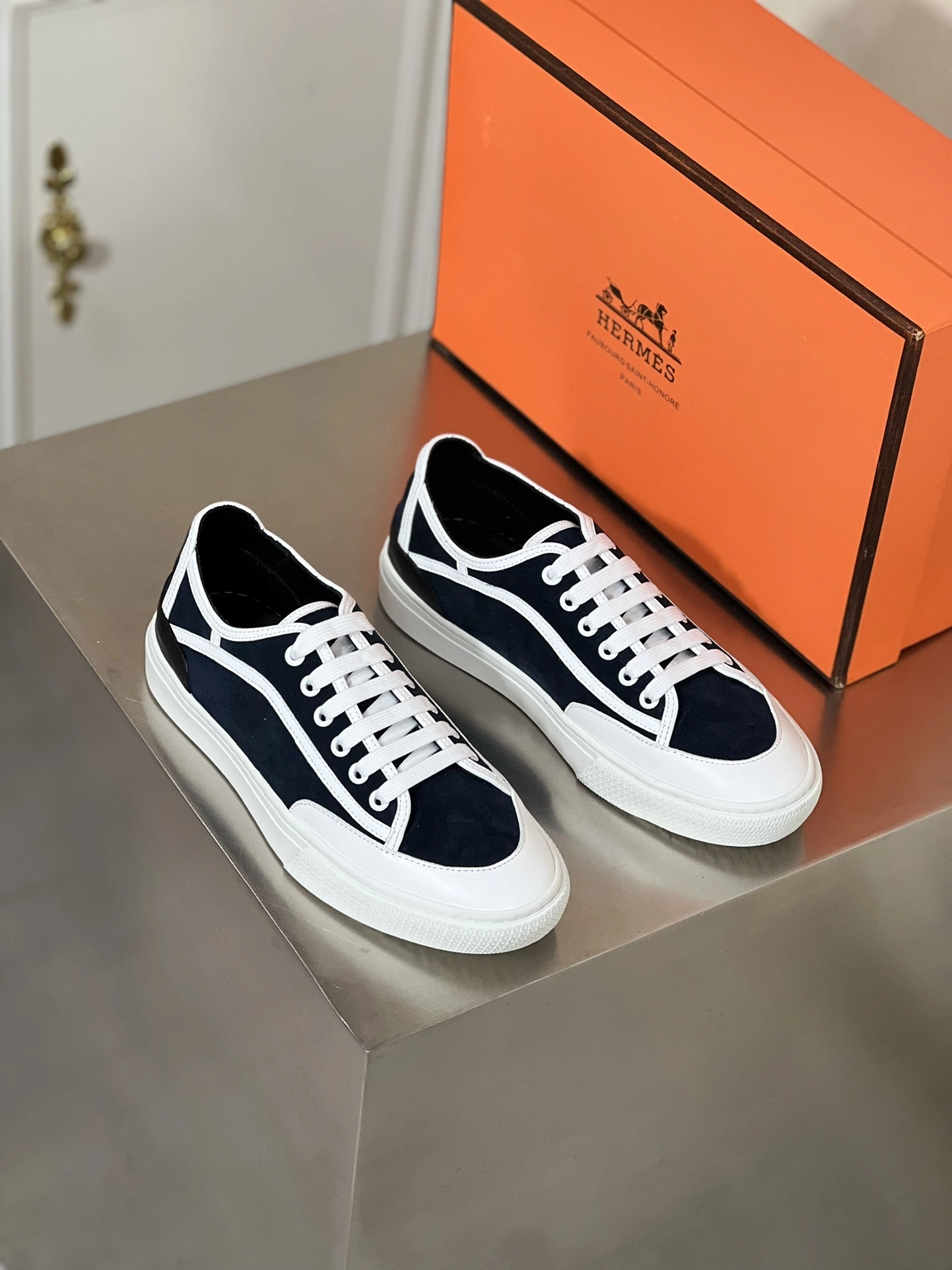 OOBB-- H231722Z HI2 Calfskin item:D-X032C0608