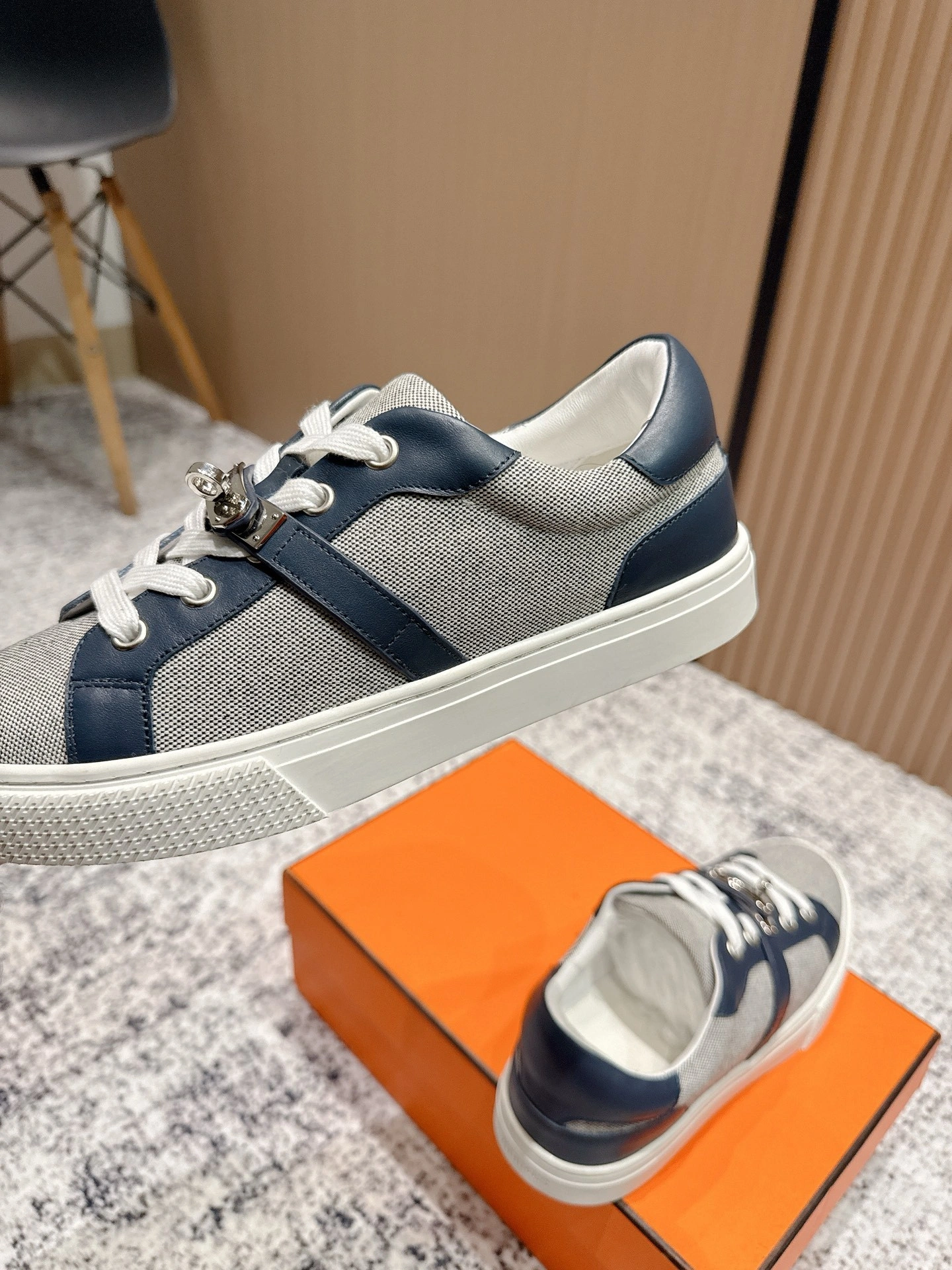 OOBB-- H5r75s H221195Z Q8 calfskin item：E-X02I1012