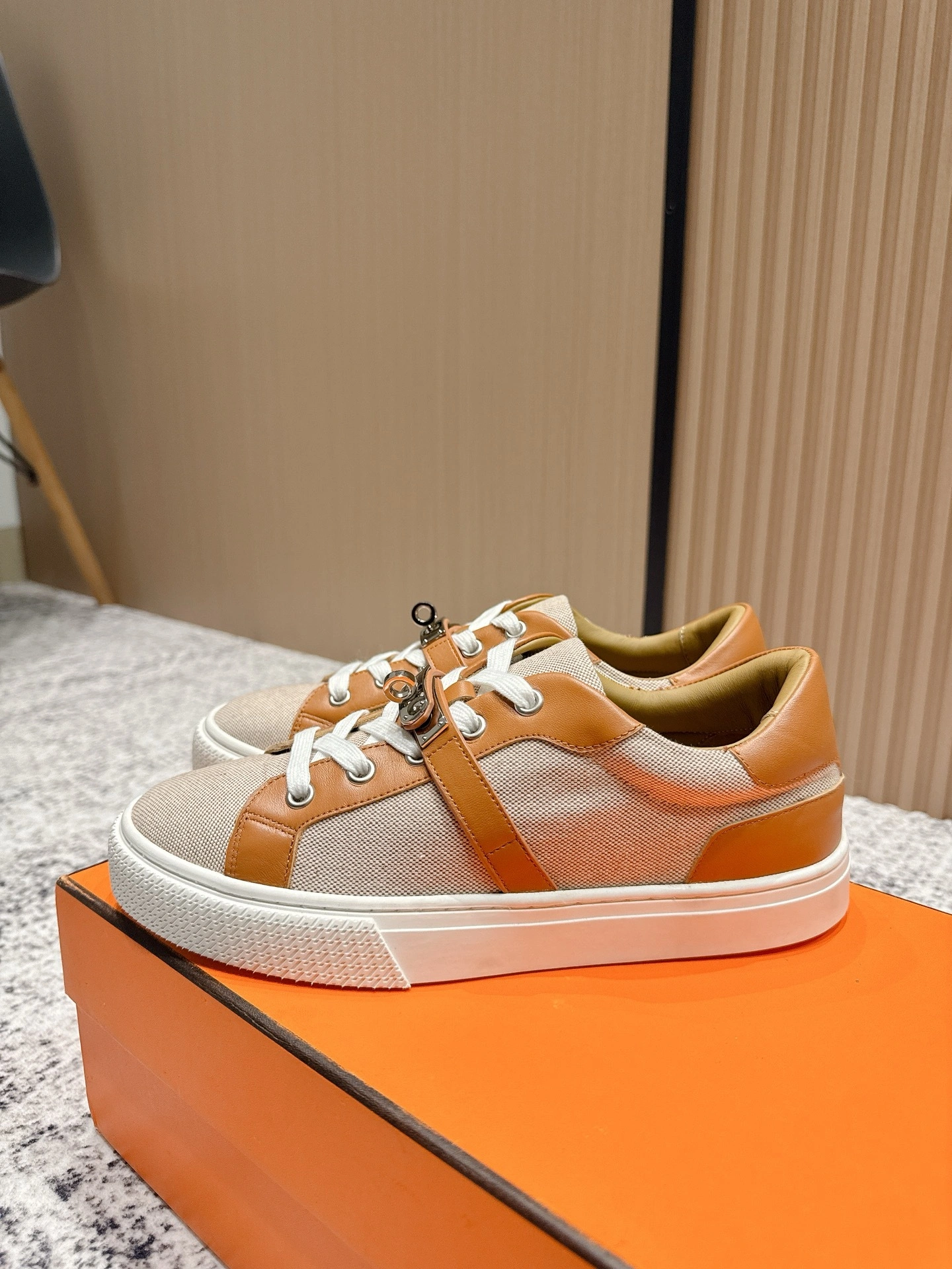 OOBB-- H5r75s H221799Z HPN calfskin item：E-X02I1020