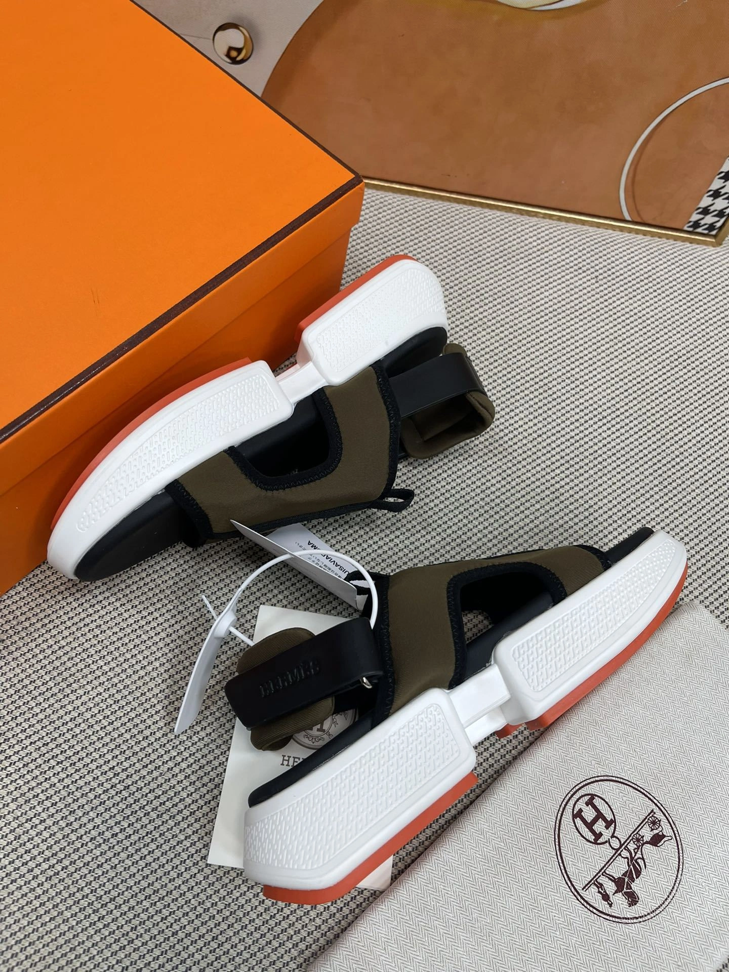 OOBB-- H5r75s H231752Z HK3 cowhide sheepskin item:E-X000C2342