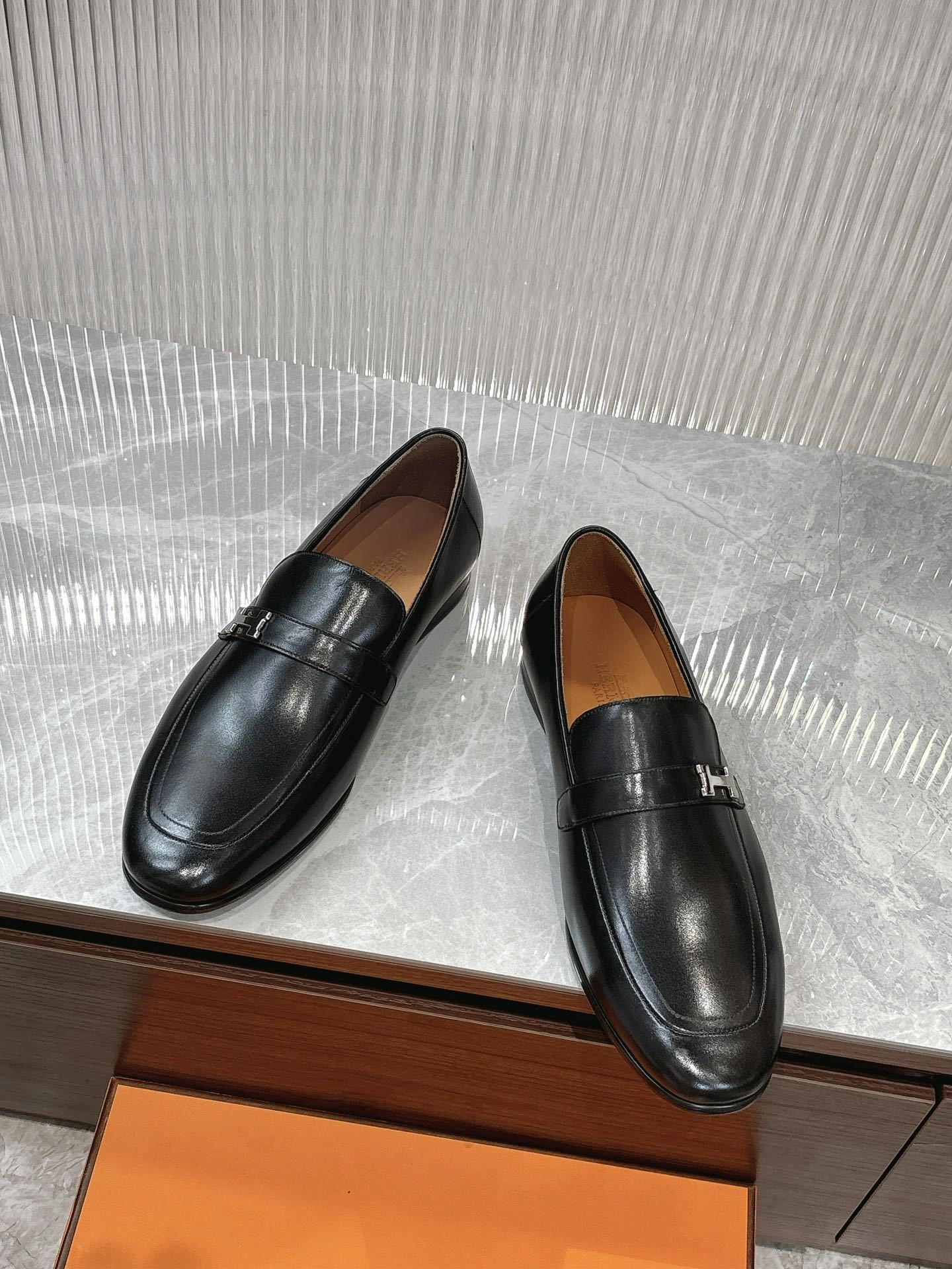 OOBB-- H5r75s H231992Z A02 cowhide item:D-X062L1044