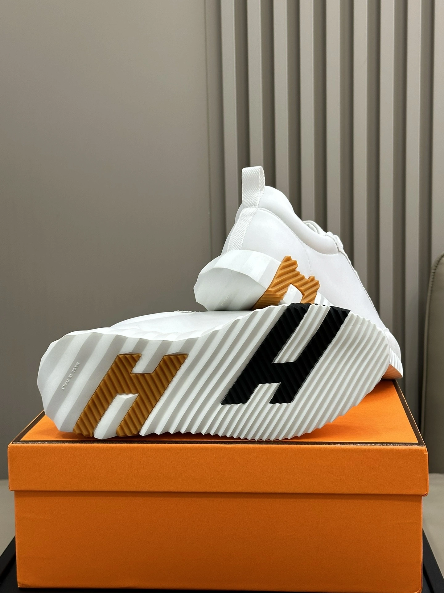 &OOBB-- H5r75s H232856Z H91 Bouncing sneaker item:D-X158L2534