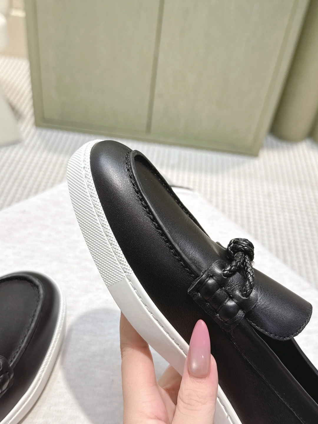 OOBB-- H5r75s H241927Z A02 sheephide item:E-X362J1102
