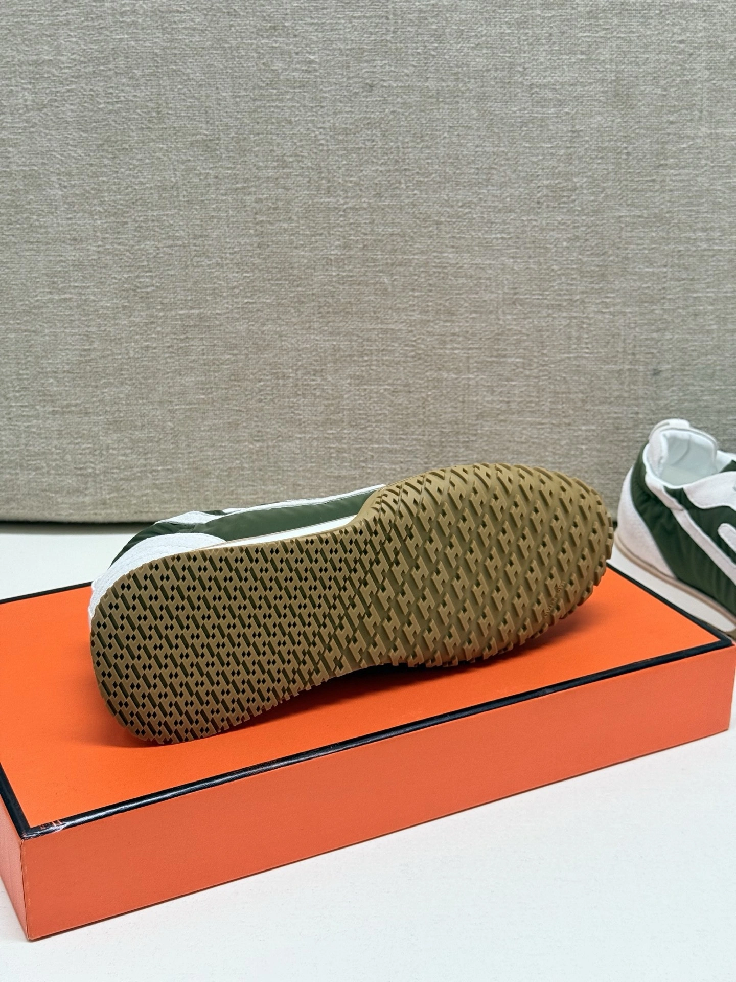 OOBB-- H5r75s H242923Z H4N Jet goatskin item：E-X000I0109