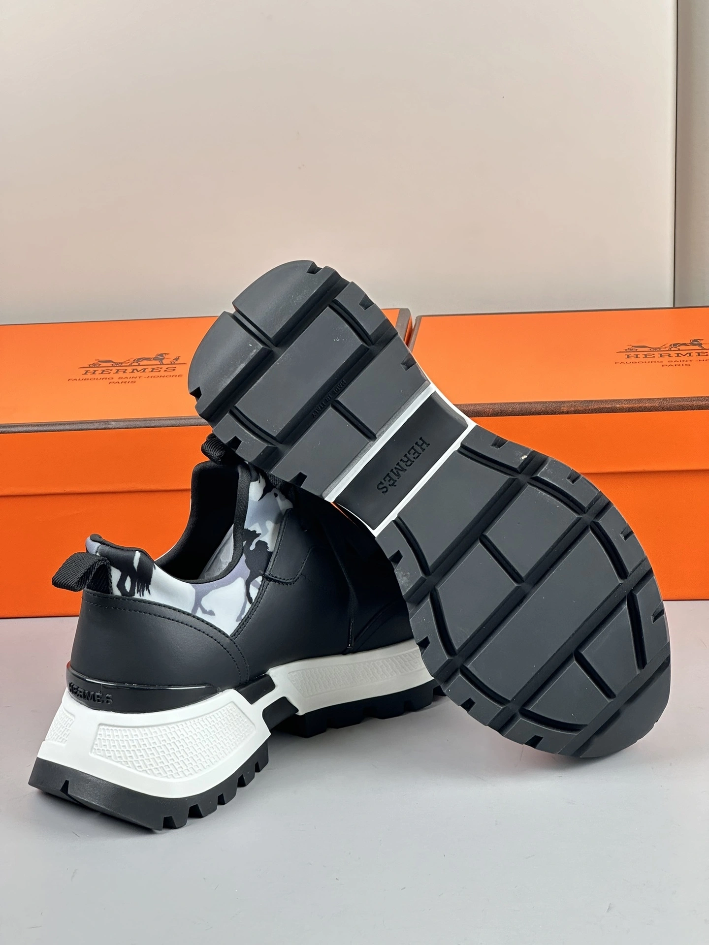 OOBB-- H5r75s H242960Z HMA Calfskin sheepskin item:E-X291A0166