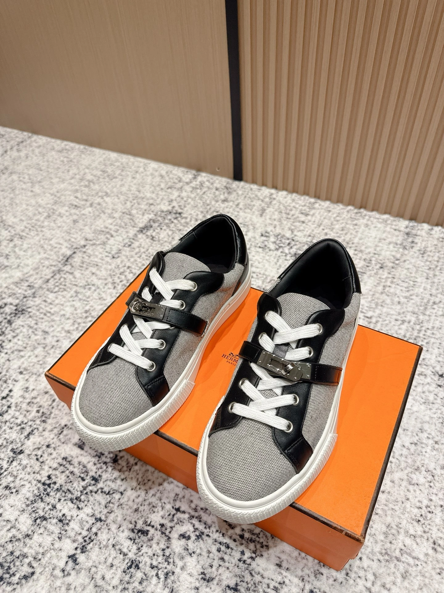 OOBB-- H5r75s H251818Z HPN calfskin item：E-X02I1019