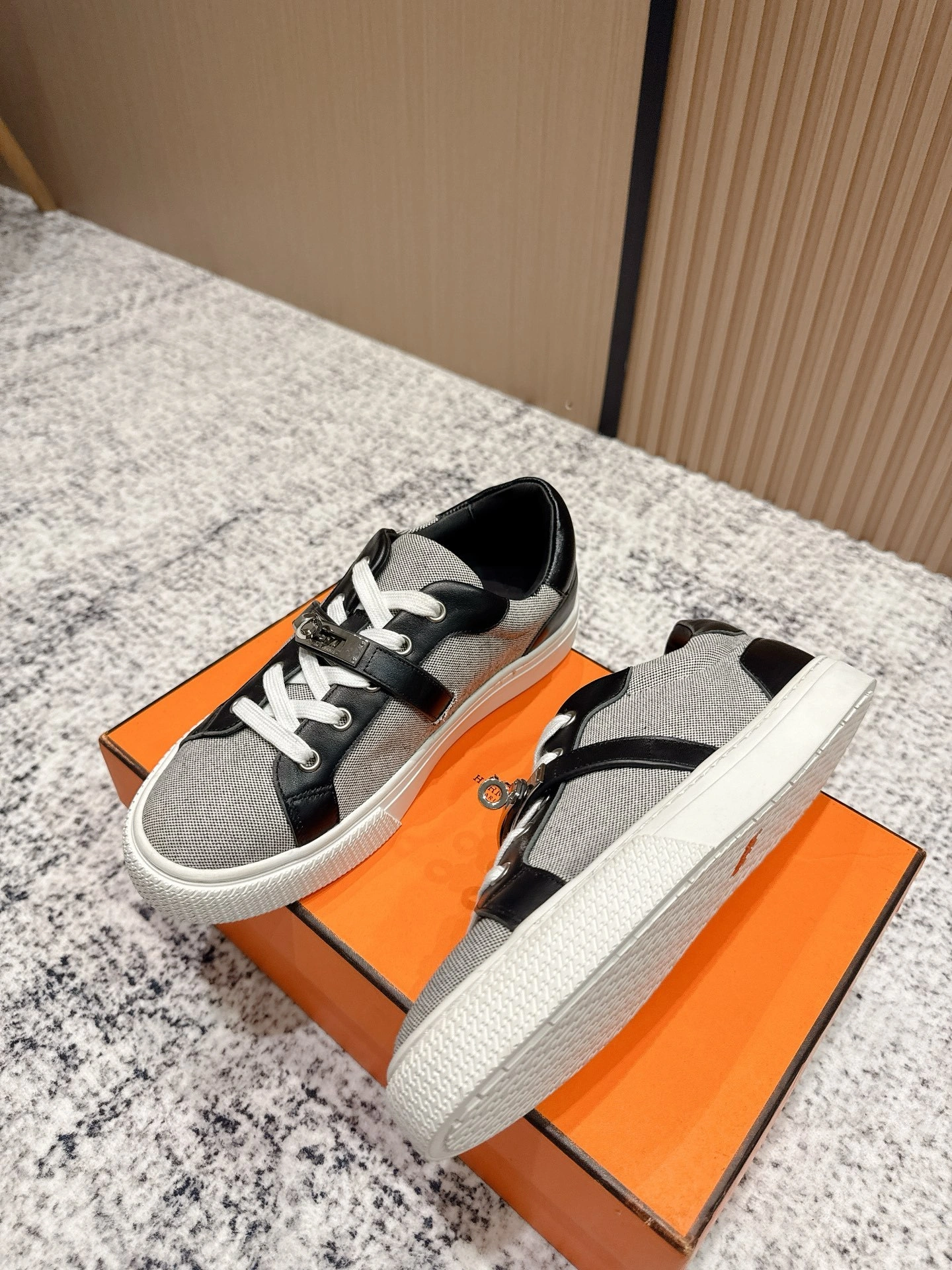 OOBB-- H5r75s H251818Z HPN calfskin item：E-X02I1019