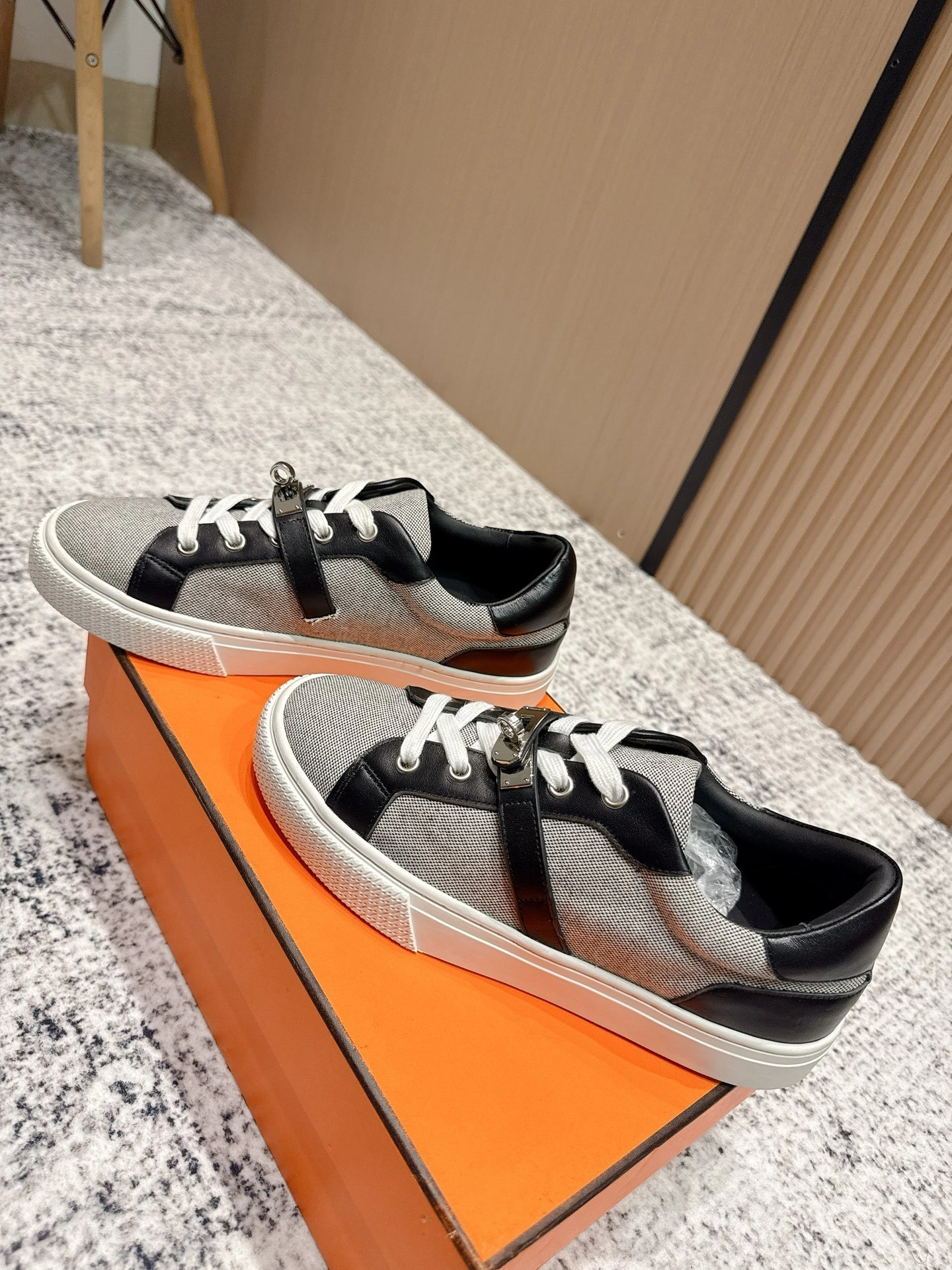 OOBB-- H5r75s H251818Z HPN calfskin item：E-X02I1019