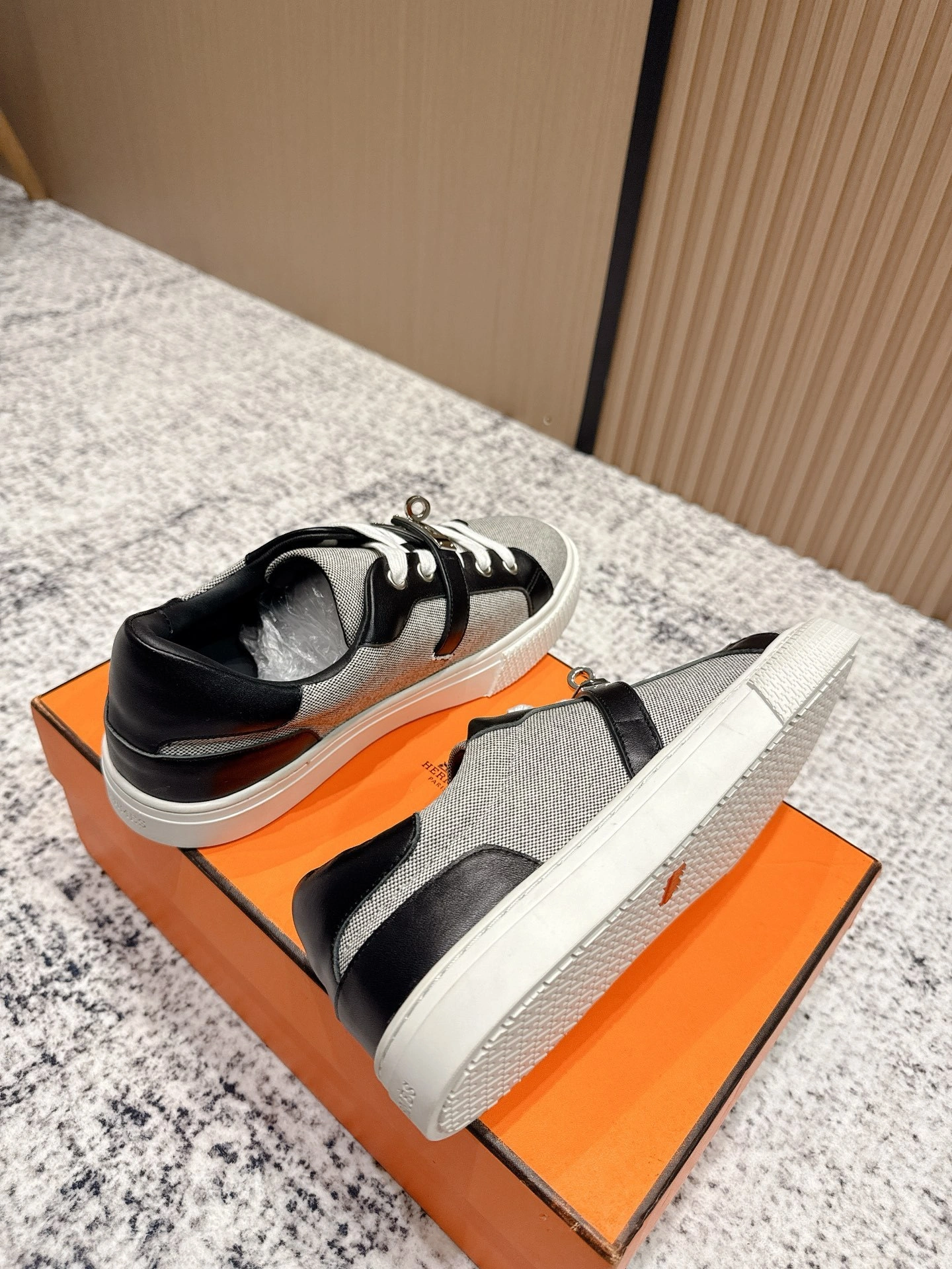 OOBB-- H5r75s H251818Z HPN calfskin item：E-X02I1019