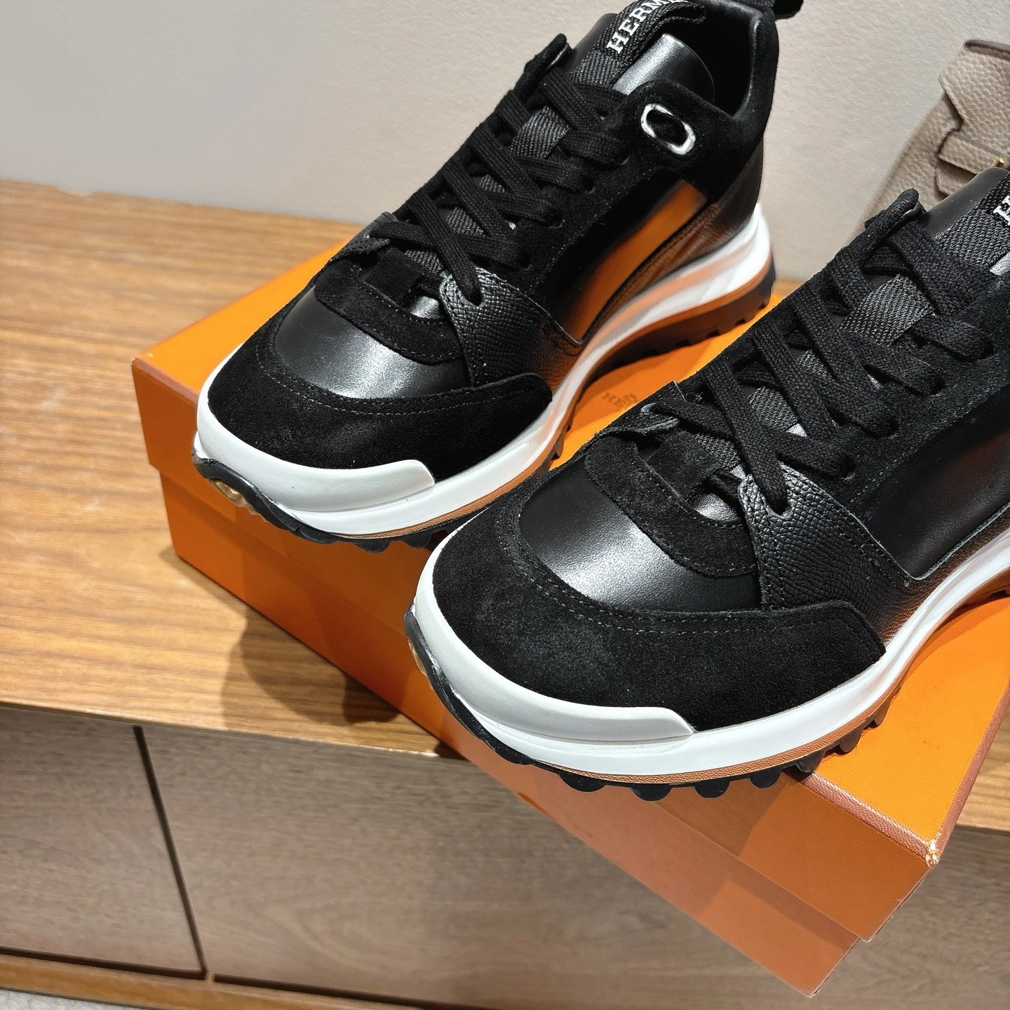 OOBB-- H5r75s H252864Z H01 calfskin item：E-X362I0112