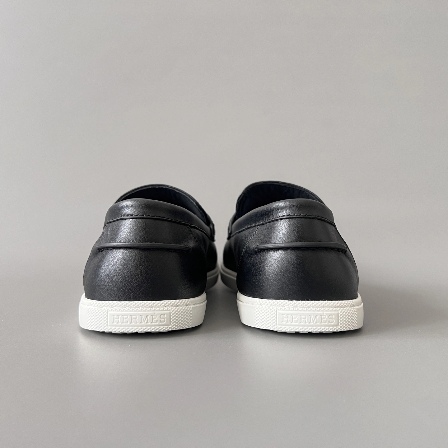 OOBB-- H5r75s H252908Z A01 Calfskin item:E-X300L0332B