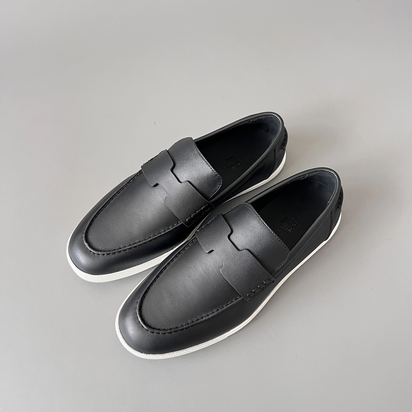 OOBB-- H5r75s H252908Z A01 Calfskin item:E-X300L0332B