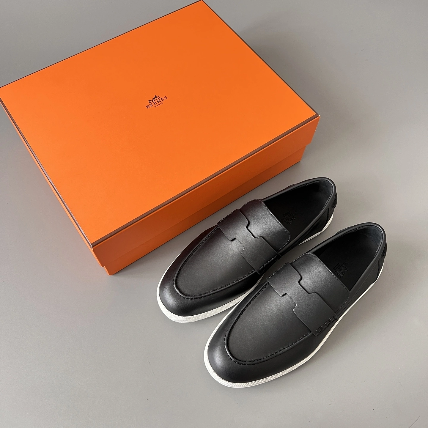 OOBB-- H5r75s H252908Z A01 Calfskin item:E-X300L0332B
