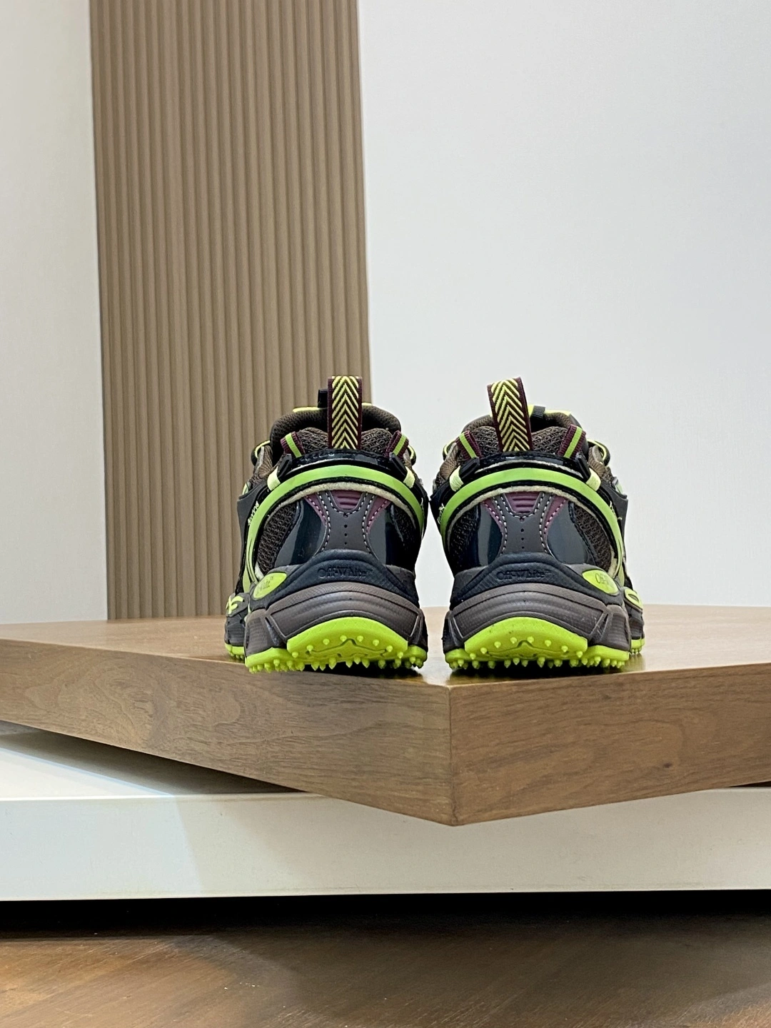 OOBB-- Off Whit5 OMIA295W24FAB0016070 C O VirGil Abloh item：E-X062I0121