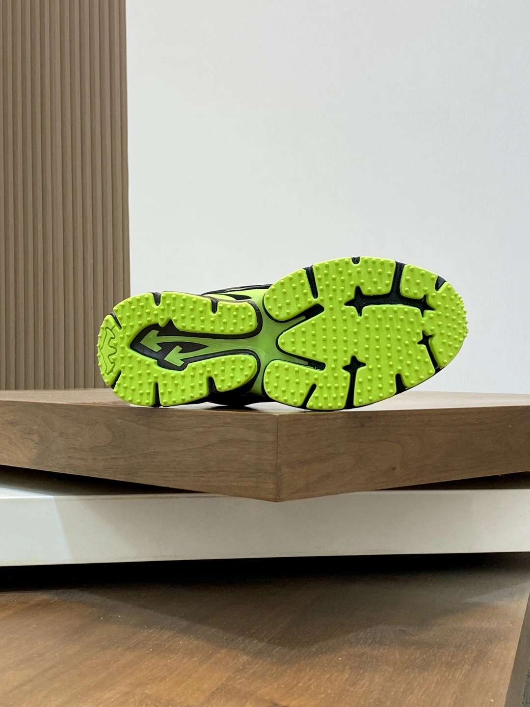 OOBB-- Off Whit5 OMIA295W24FAB0016070 C O VirGil Abloh item：E-X062I0121