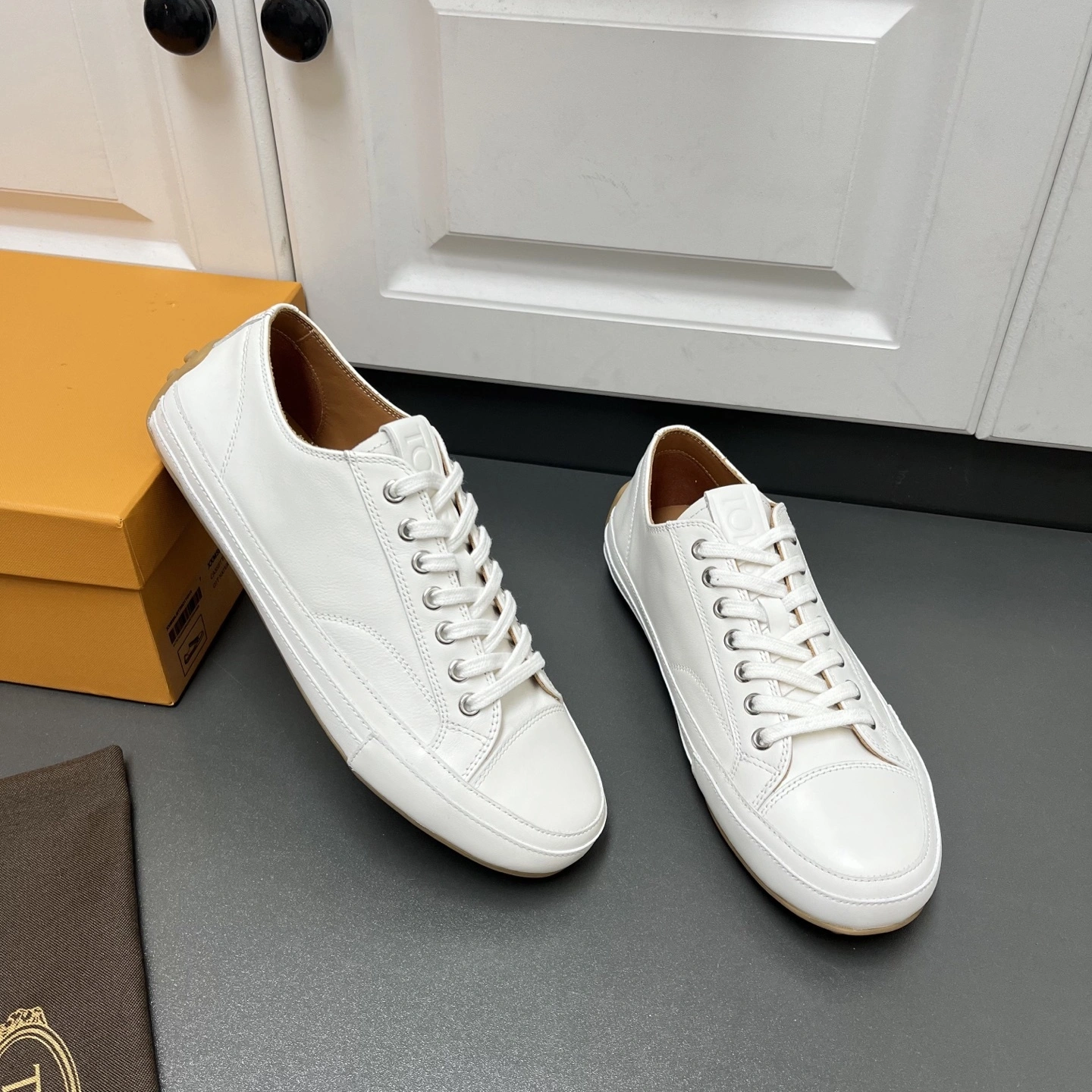 OOBB-- Other brands XXM59L0IY20JUSB001 calfskin item:E-X062H0660