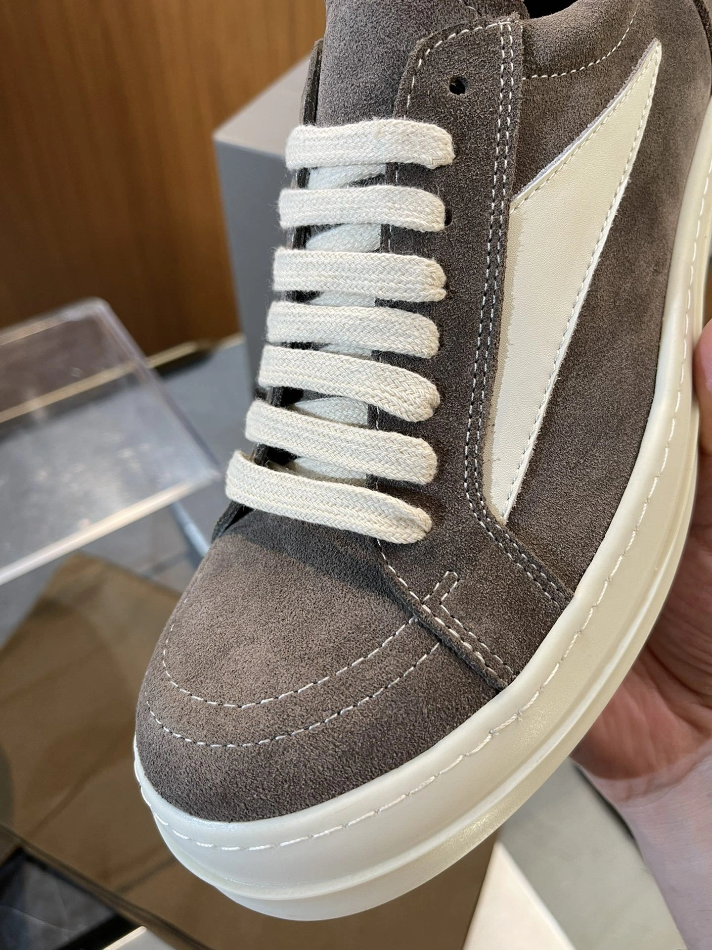 OOBB-- Ow59s RU02B2897LVSLPO-7811 cowhide item:E-X332H1310