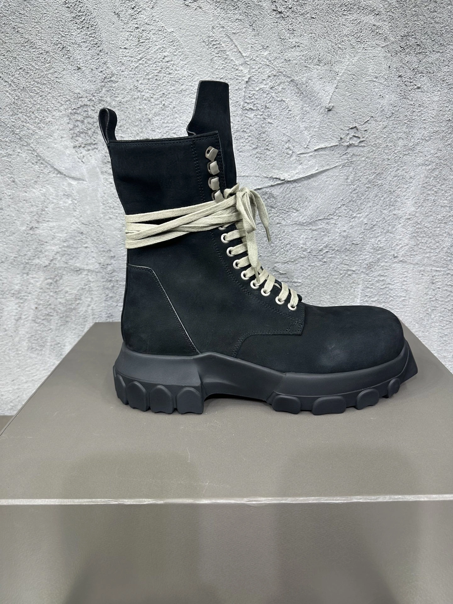 OOBB-- Ow59s RU02D6871LWN-99 cowhide item:E-X076J1730