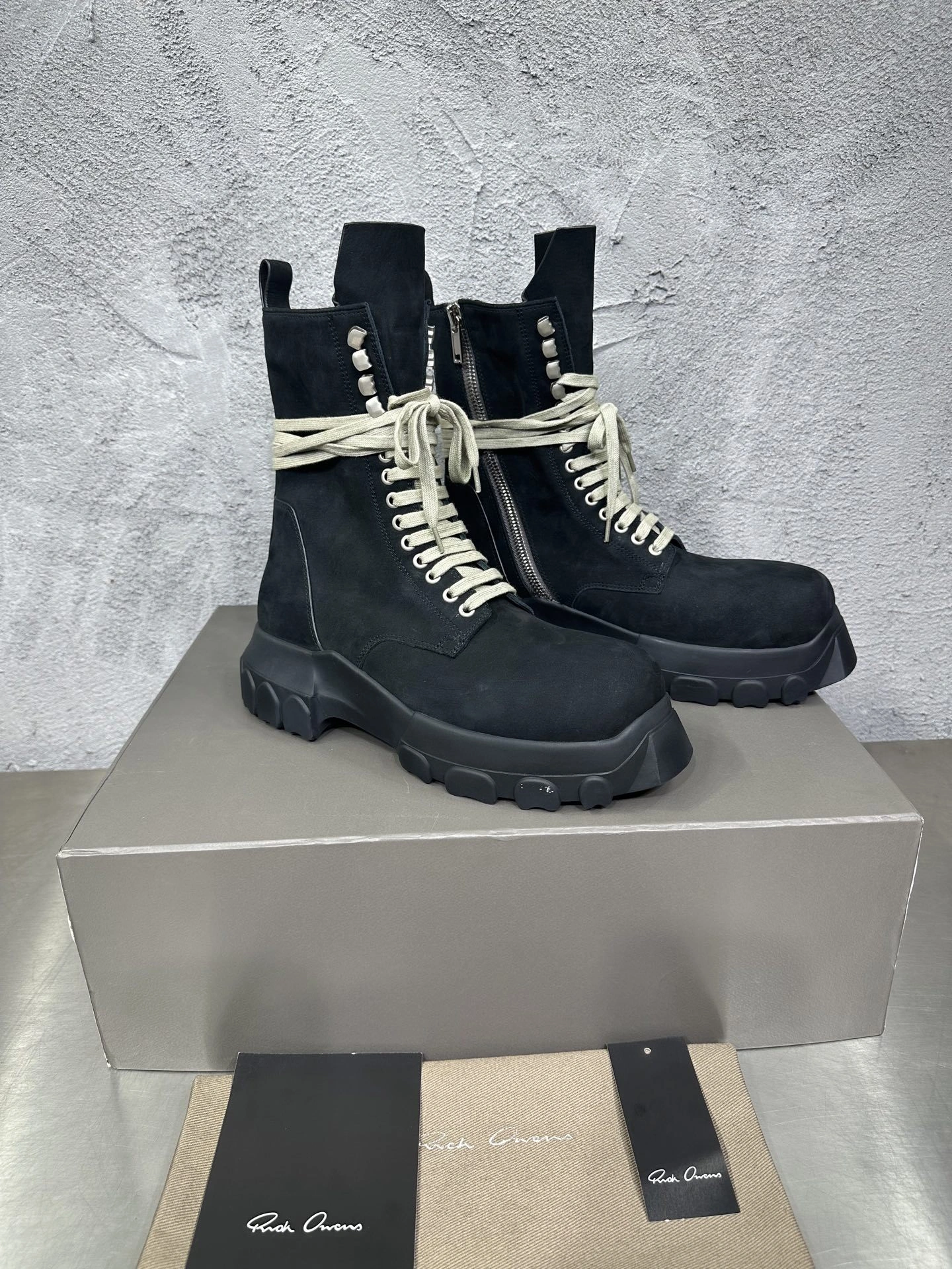 OOBB-- Ow59s RU02D6871LWN-99 cowhide item:E-X076J1730