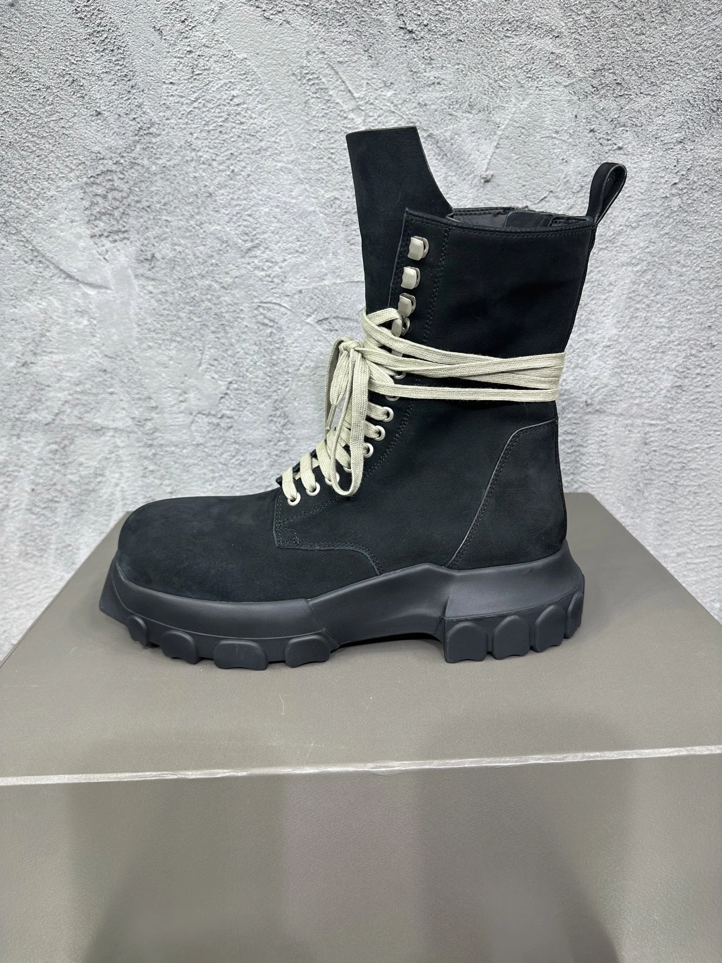 OOBB-- Ow59s RU02D6871LWN-99 cowhide item:E-X076J1730