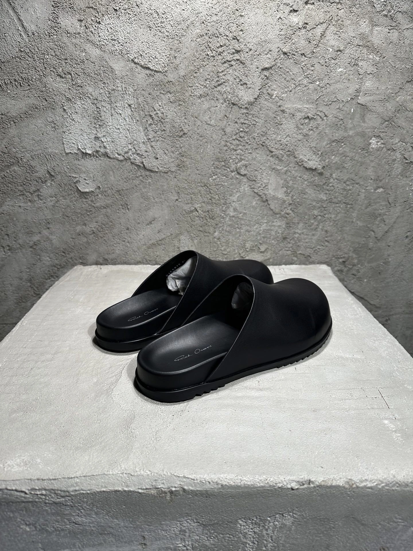 OOBB-- Ow59s RU02E1809LGE-09 Calfskin item:E-X409K1922