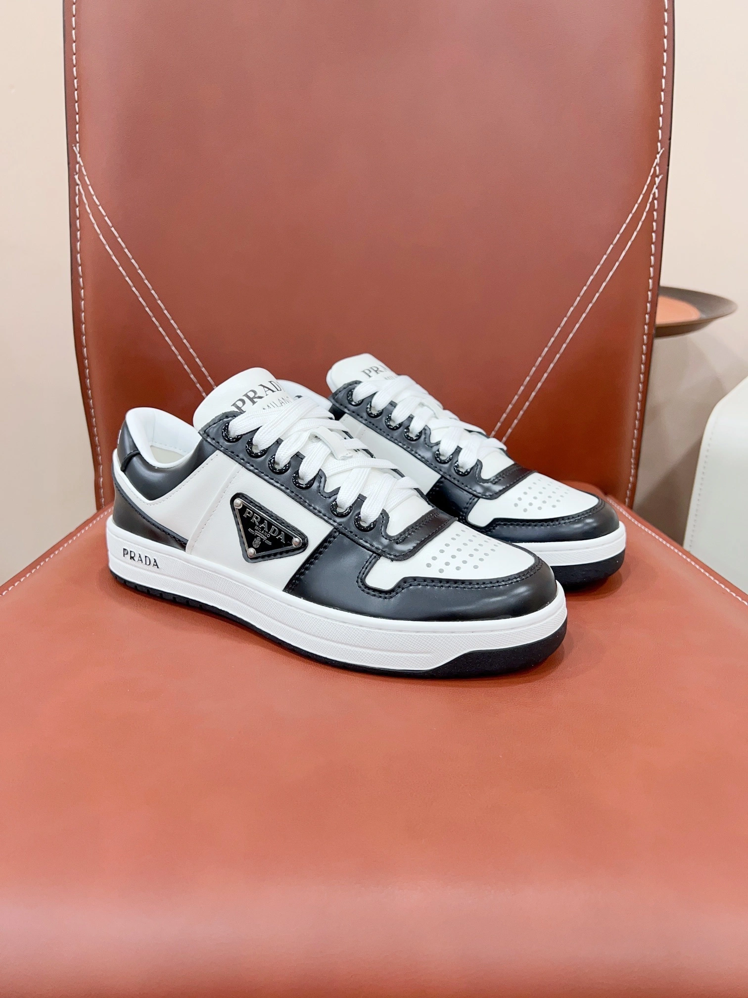OOBB-- Pr141 1E792M_3LKG_F0964_F_B030 Calfskin item:D-X000H2864