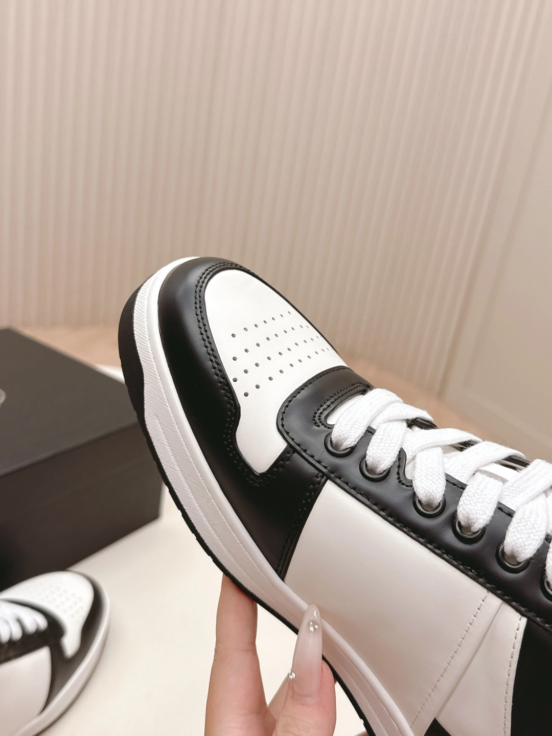 OOBB-- Pr141 1E792M_3LKG_F0964_F_B030 cowhide sheepskin item:E-X002I0815