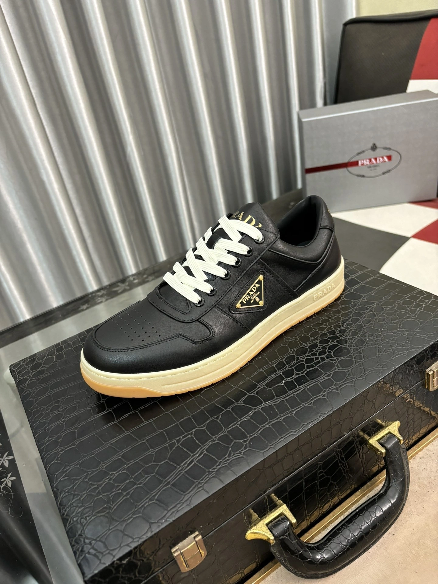 OOBB-- Pr141 1E804M_038_F0632_F_B045 cowhide item:D-X000H2895