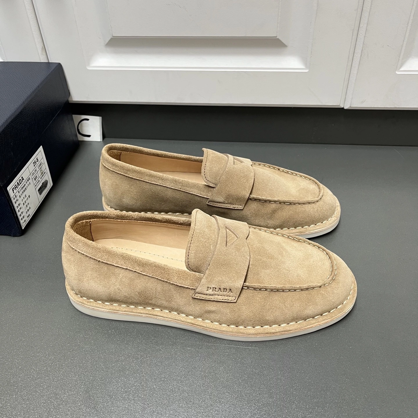 OOBB-- Pr141 2DC229_FG0_00Z5O_F0379 cowhide item:E-X000H0136