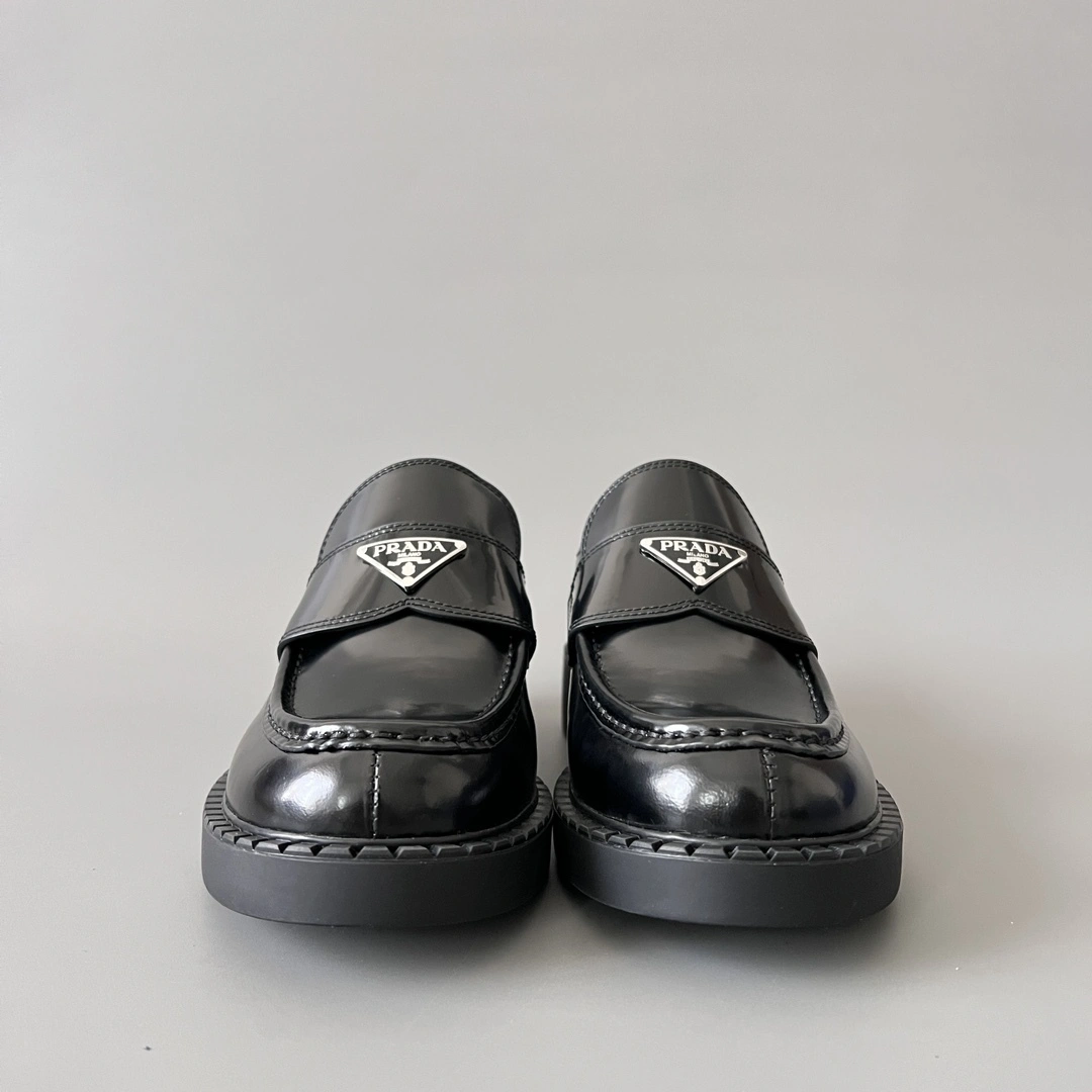OOBB-- Pr141 2DE127055FF0002 cowhide item:E-X300H1365