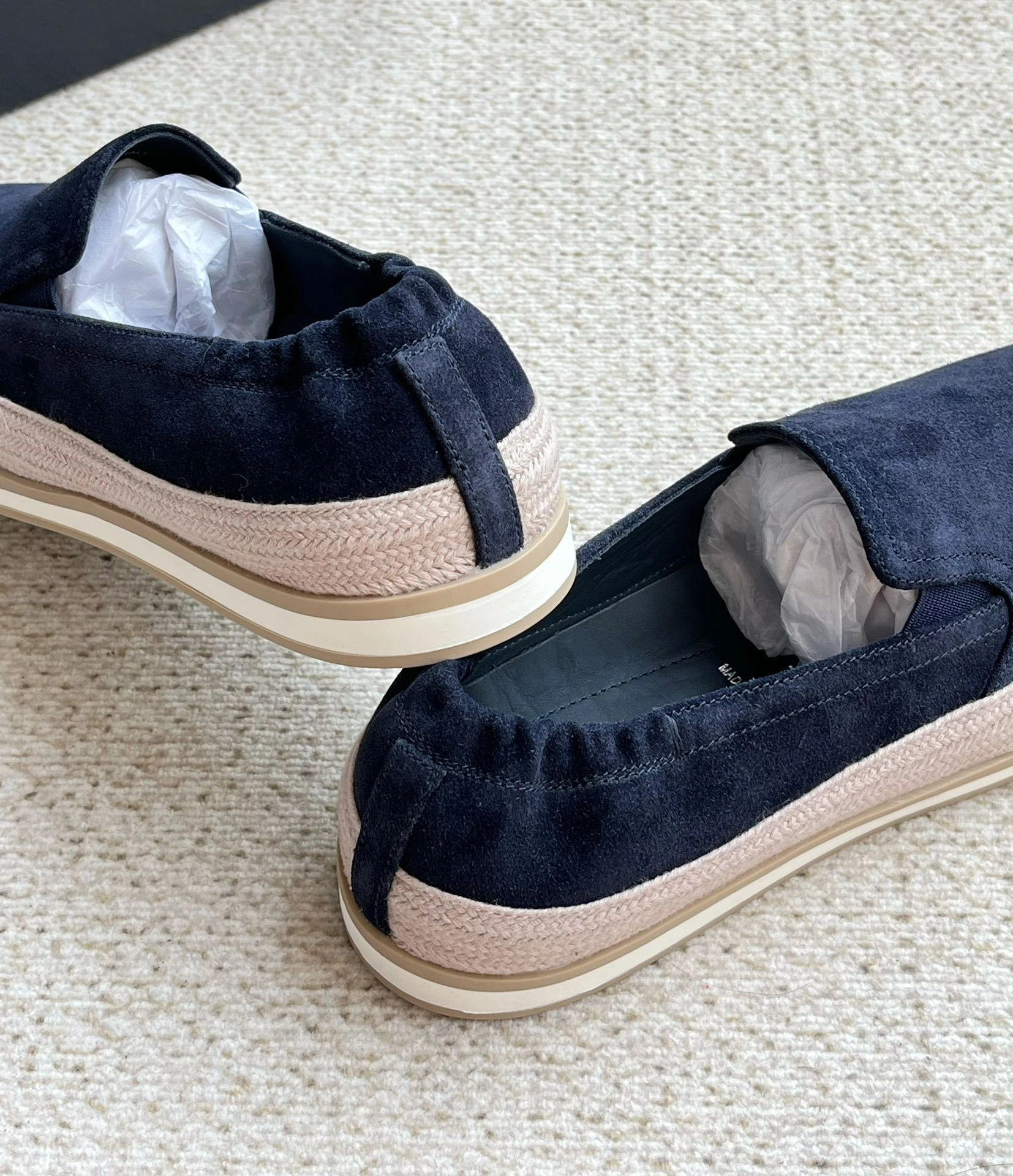 OOBB-- Pr141 2DG126_054_F0008 Calfskin item:E-X158D0263W