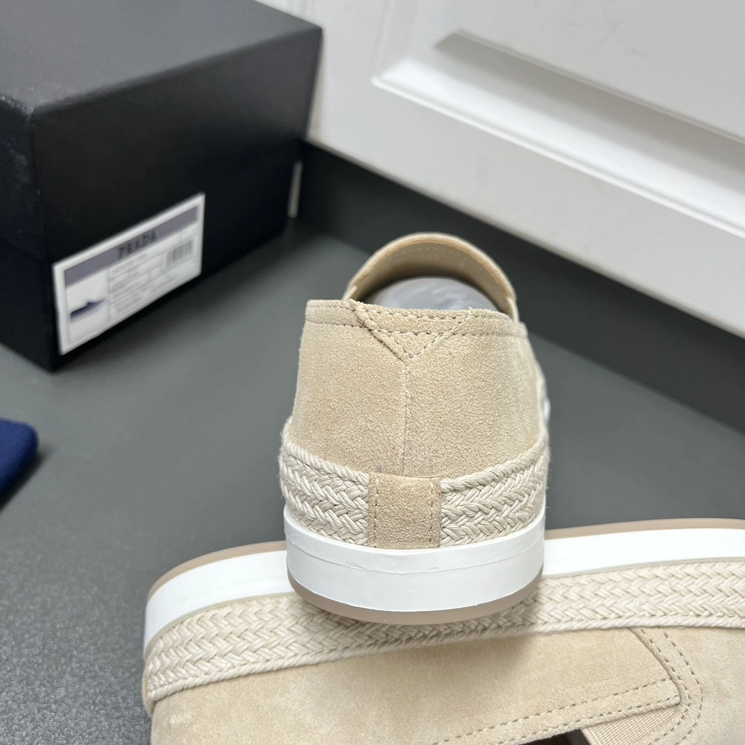 &OOBB-- Pr141 2DG137_054_F0F24 Calfskin item:E-X000D0264W