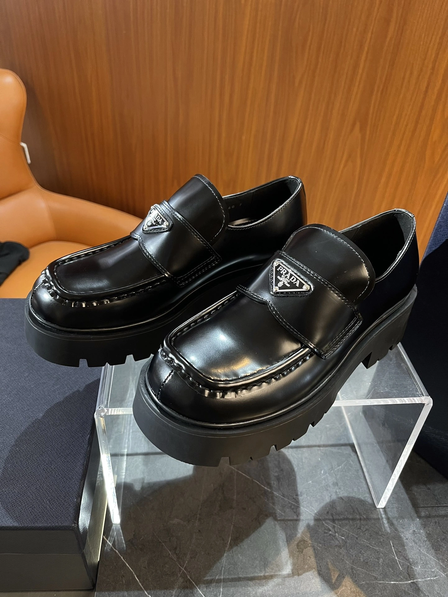 OOBB-- Pr141 2DG152_B4L_F0002_F_G000 cowhide Thick soles：5cm item:E-X332I2315