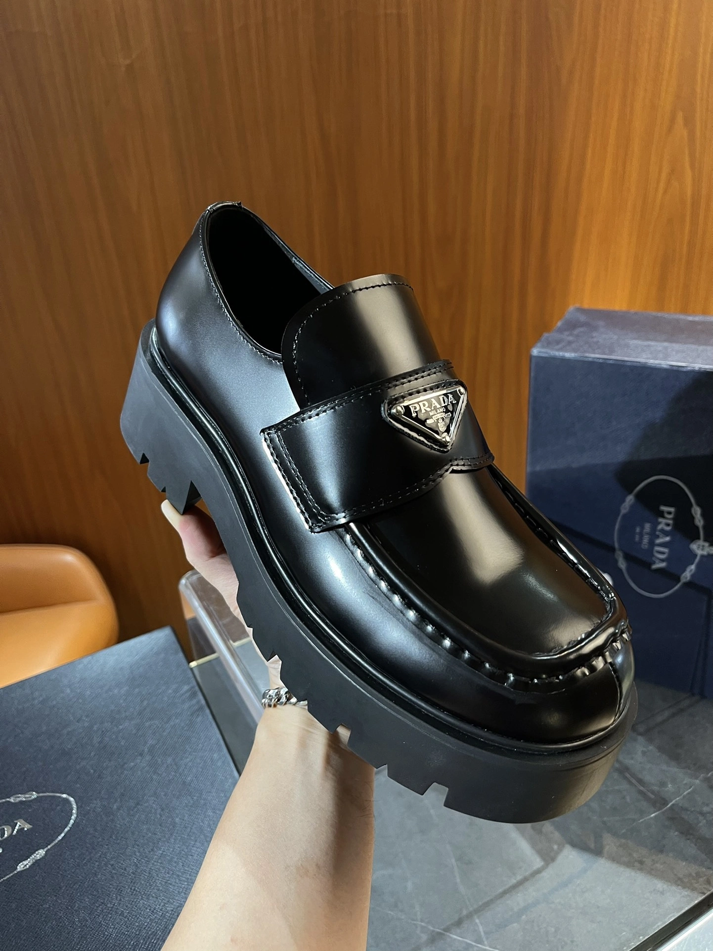 OOBB-- Pr141 2DG152_B4L_F0002_F_G000 cowhide Thick soles：5cm item:E-X332I2315