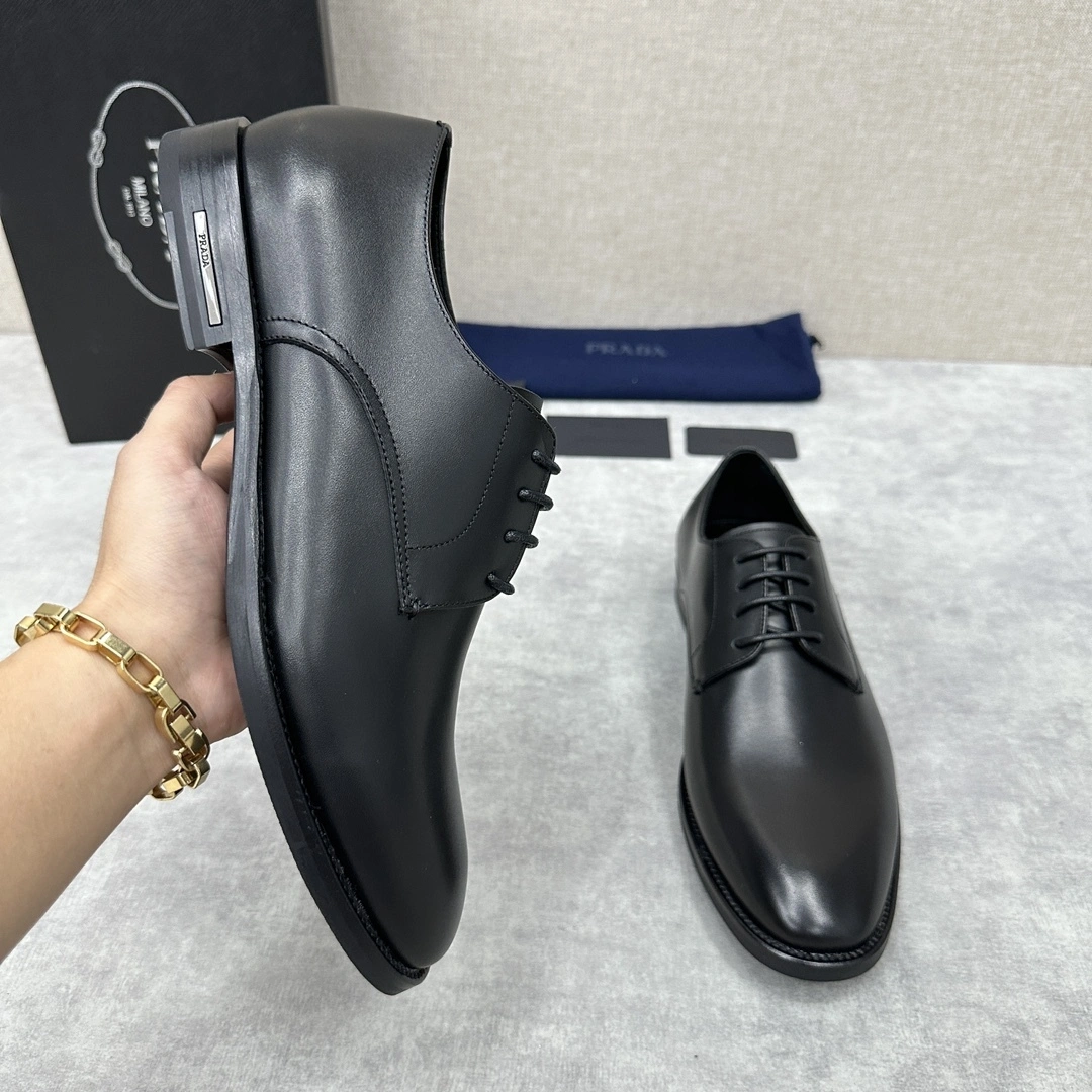 OOBB-- Pr141 2EB174_P39_F0002_F_X001 Calfskin Saffiano item:D-X158I0422