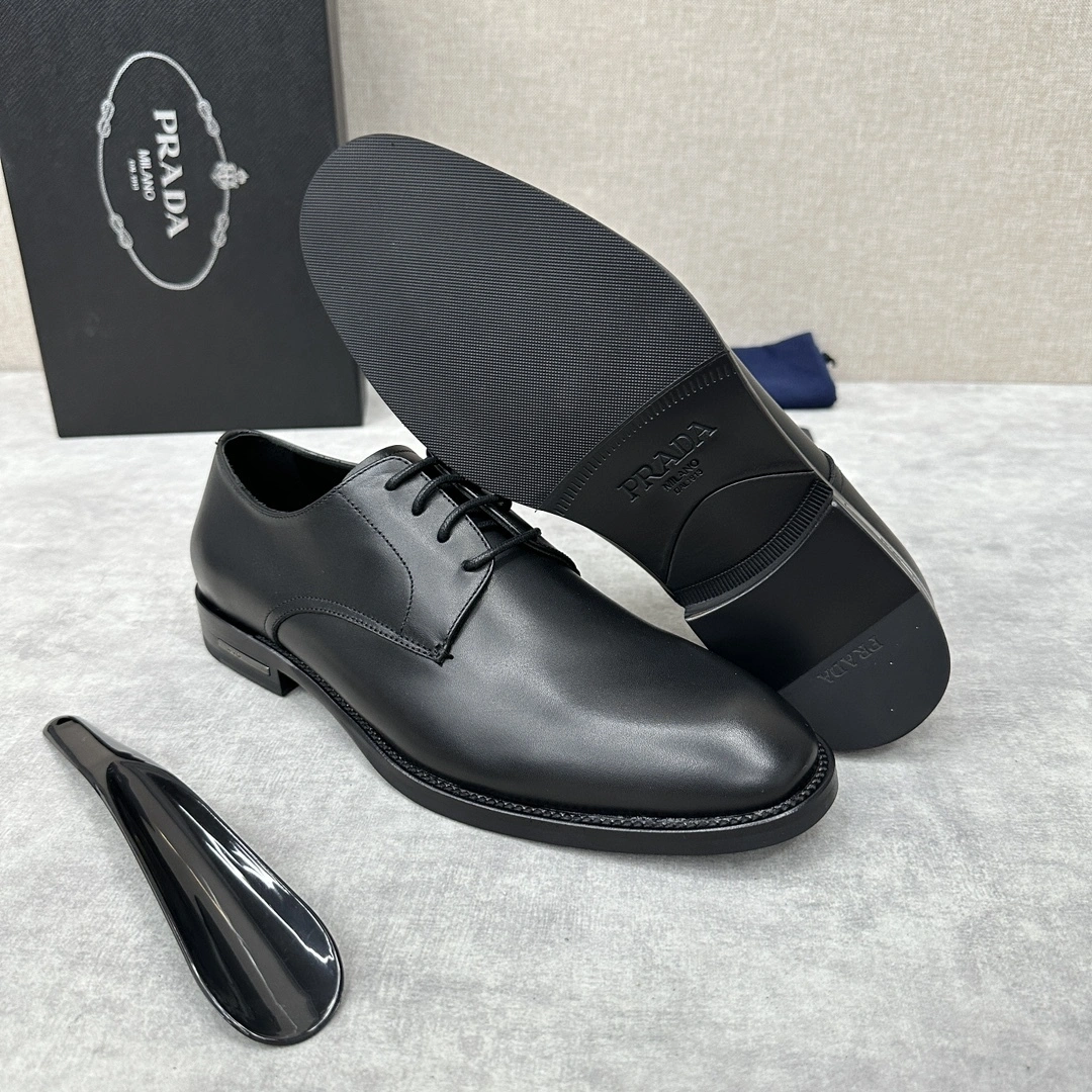 OOBB-- Pr141 2EB174_P39_F0002_F_X001 Calfskin Saffiano item:D-X158I0422