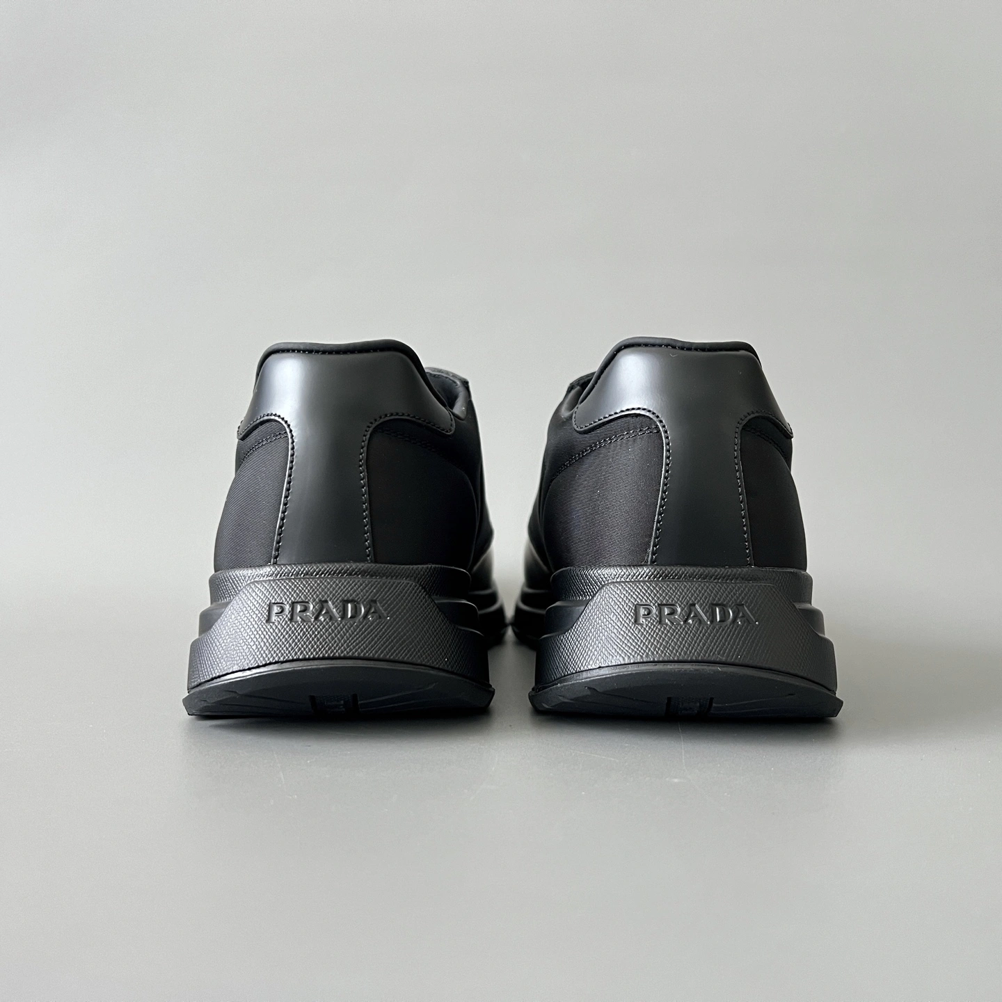 OOBB-- Pr141 2EE369_3LF5_F0632_F_G000 cowhide item:E-X300H1358
