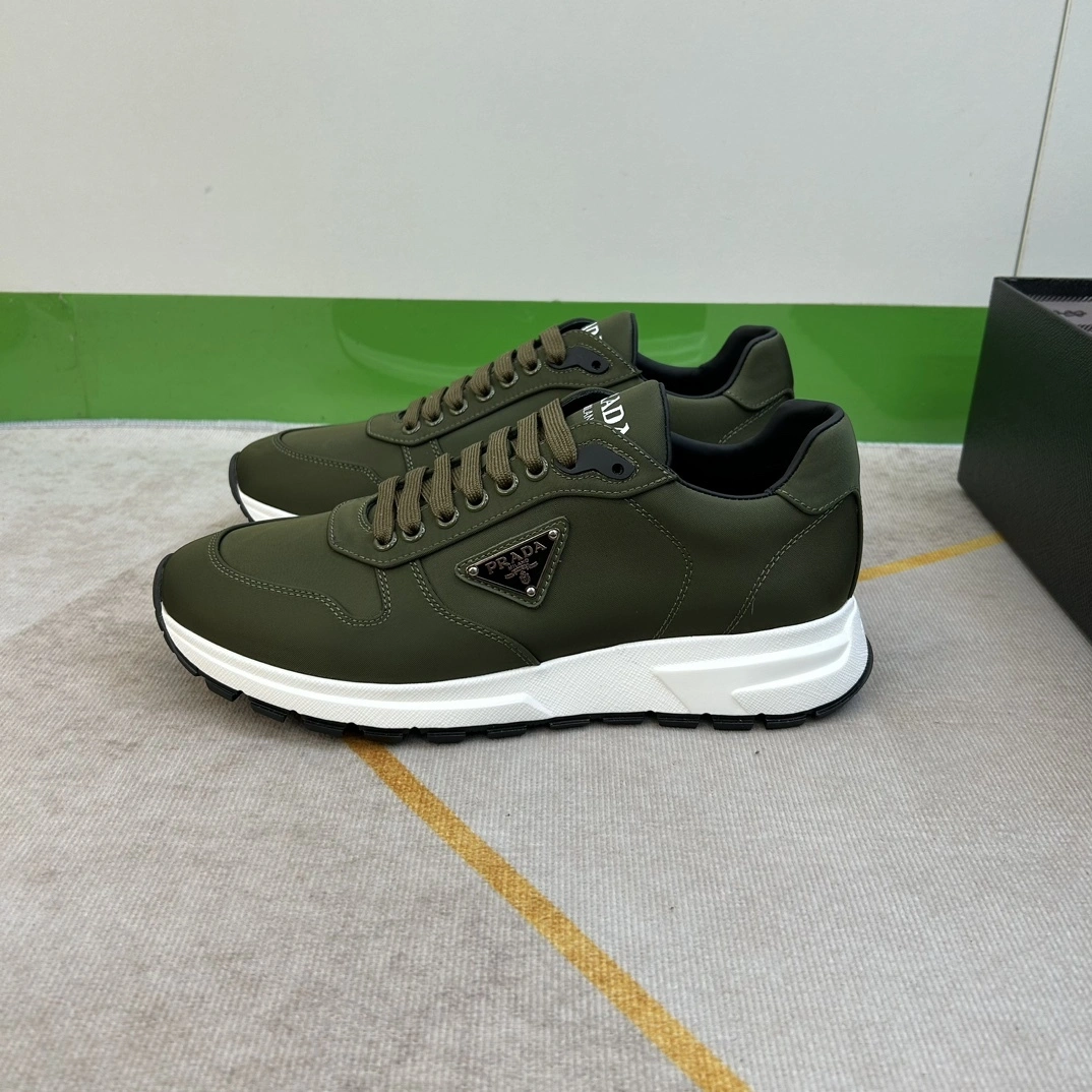 OOBB-- Pr141 2EE369_3LFV_F0161_F_G000 Calfskin item:D-X000I0408