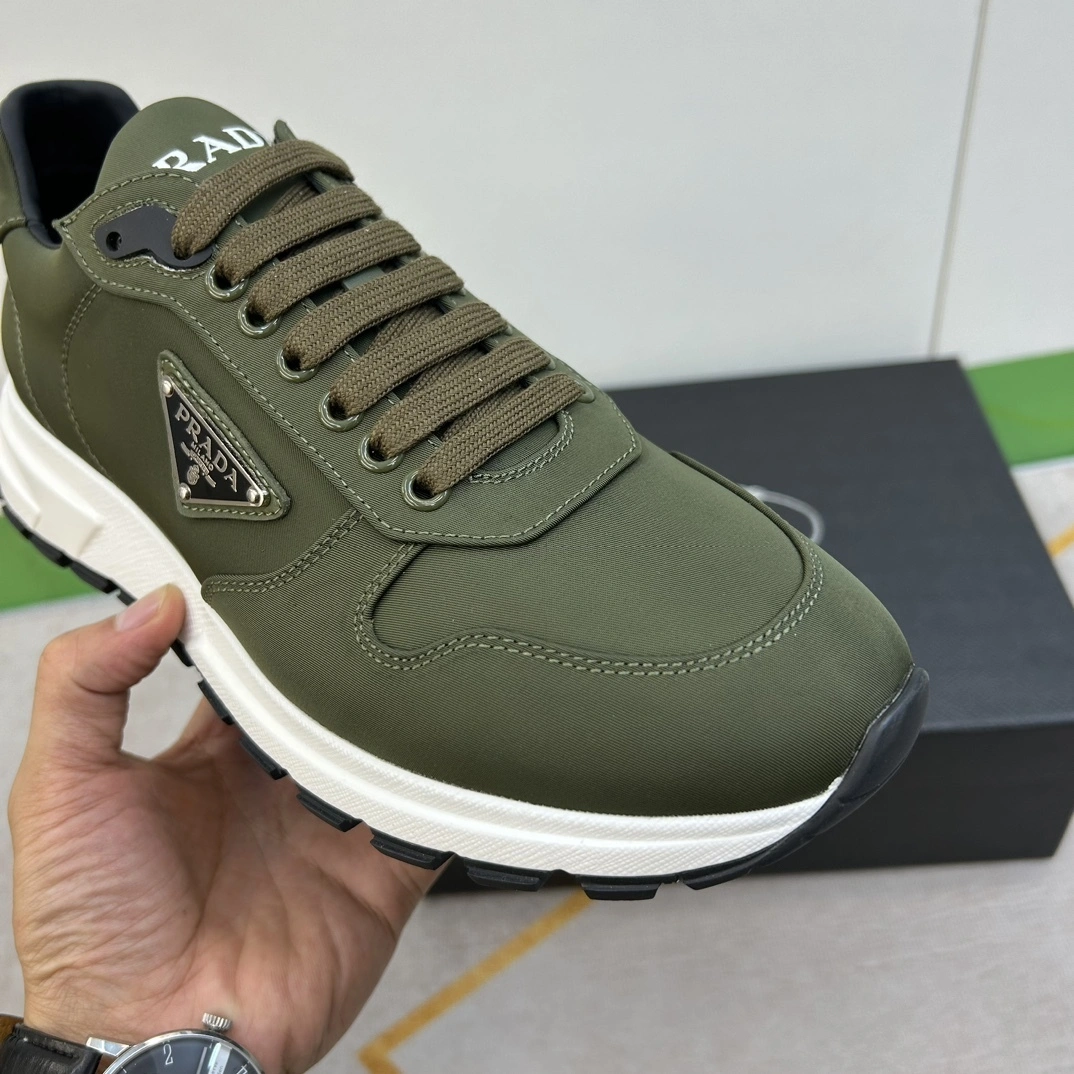 OOBB-- Pr141 2EE369_3LFV_F0161_F_G000 Calfskin item:D-X000I0408