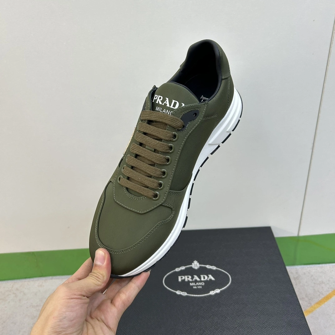 OOBB-- Pr141 2EE369_3LFV_F0161_F_G000 Calfskin item:D-X000I0408