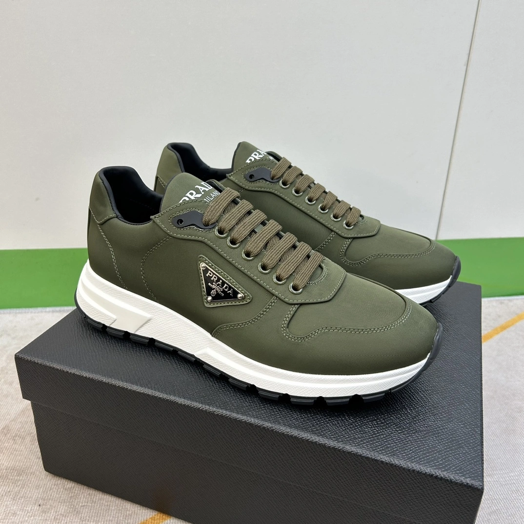 OOBB-- Pr141 2EE369_3LFV_F0161_F_G000 Calfskin item:D-X000I0408
