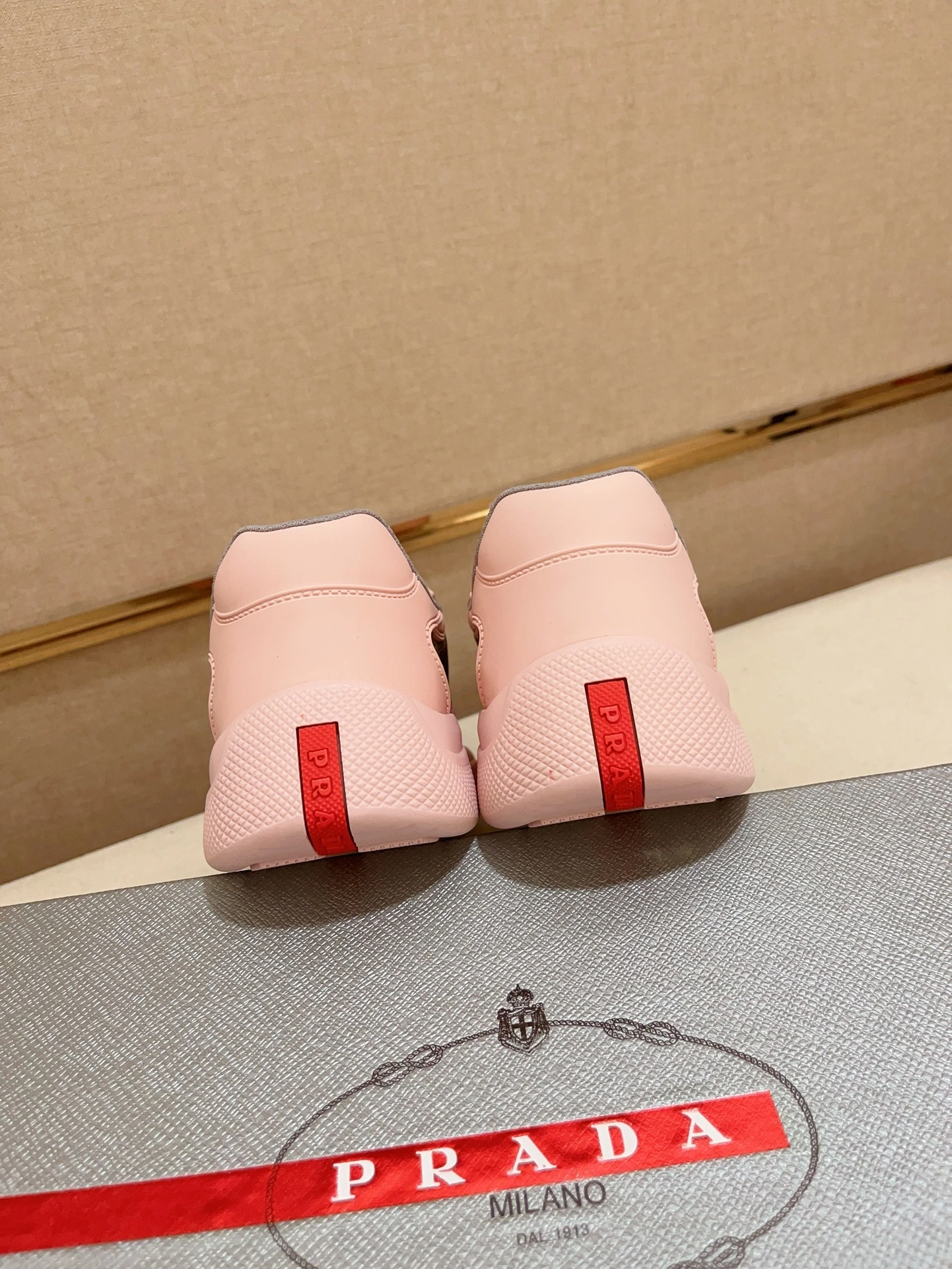 OOBB-- Pr141 3E6500_3LLJ_F0E18_F_025 Calfskin item:D-X158H2209