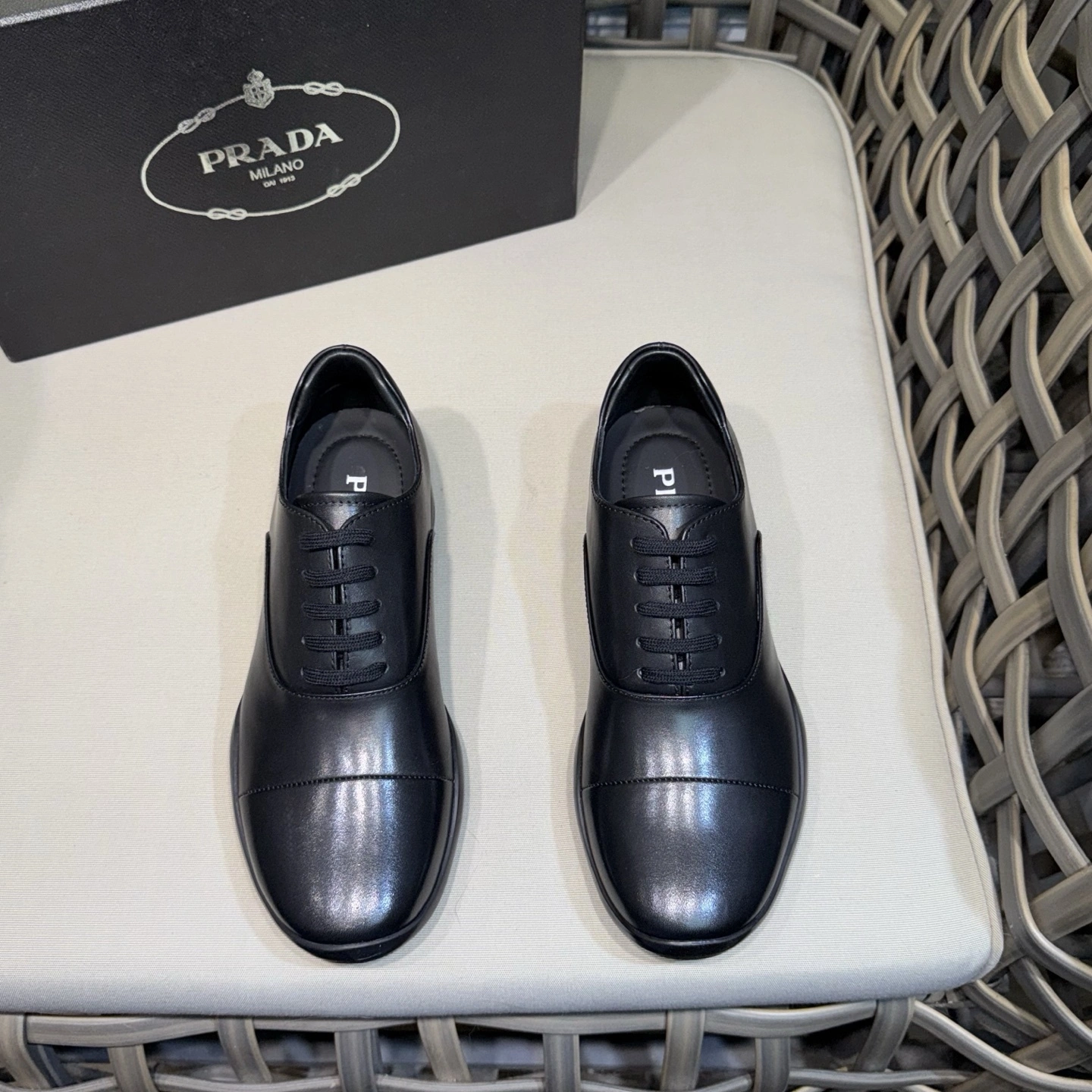 OOBB-- Pr141 4E0770_070_F0002_F_D001 calfskin item：E-X230I0129