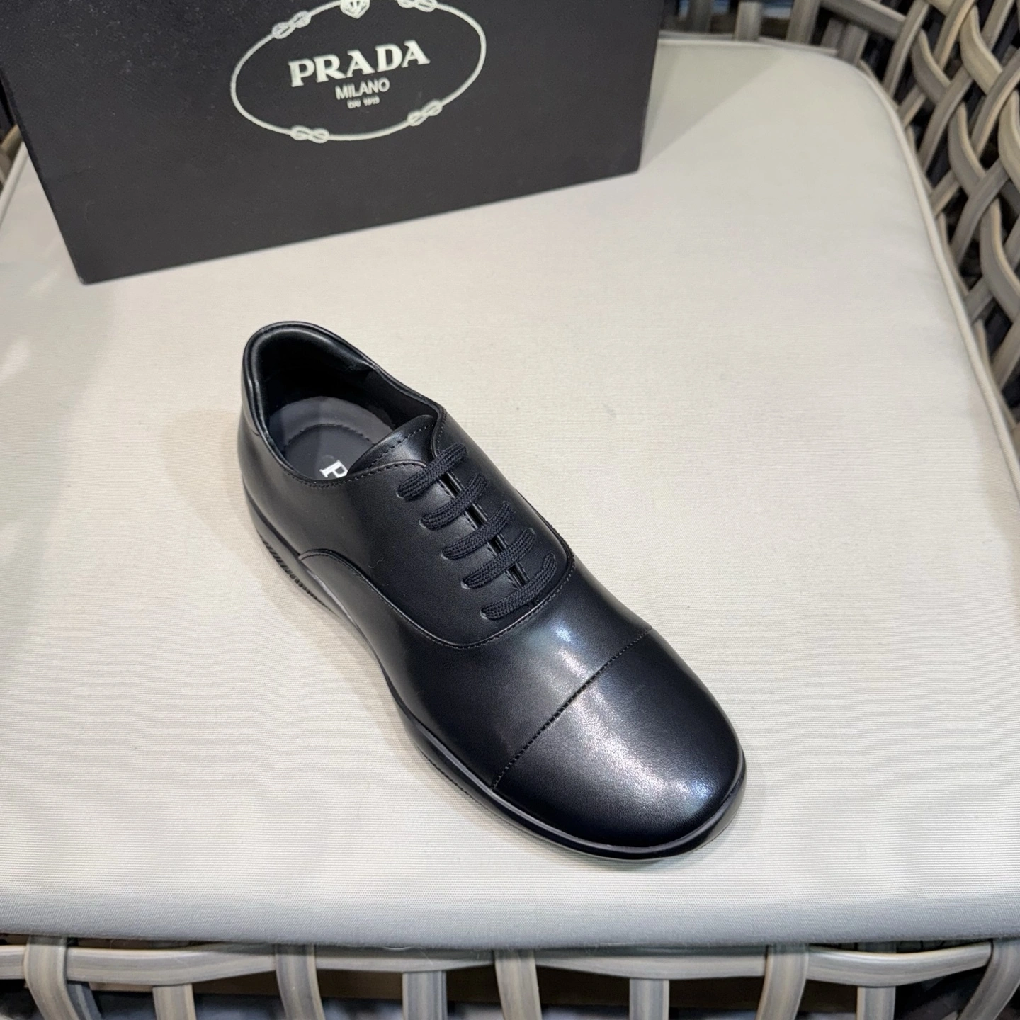 OOBB-- Pr141 4E0770_070_F0002_F_D001 calfskin item：E-X230I0129