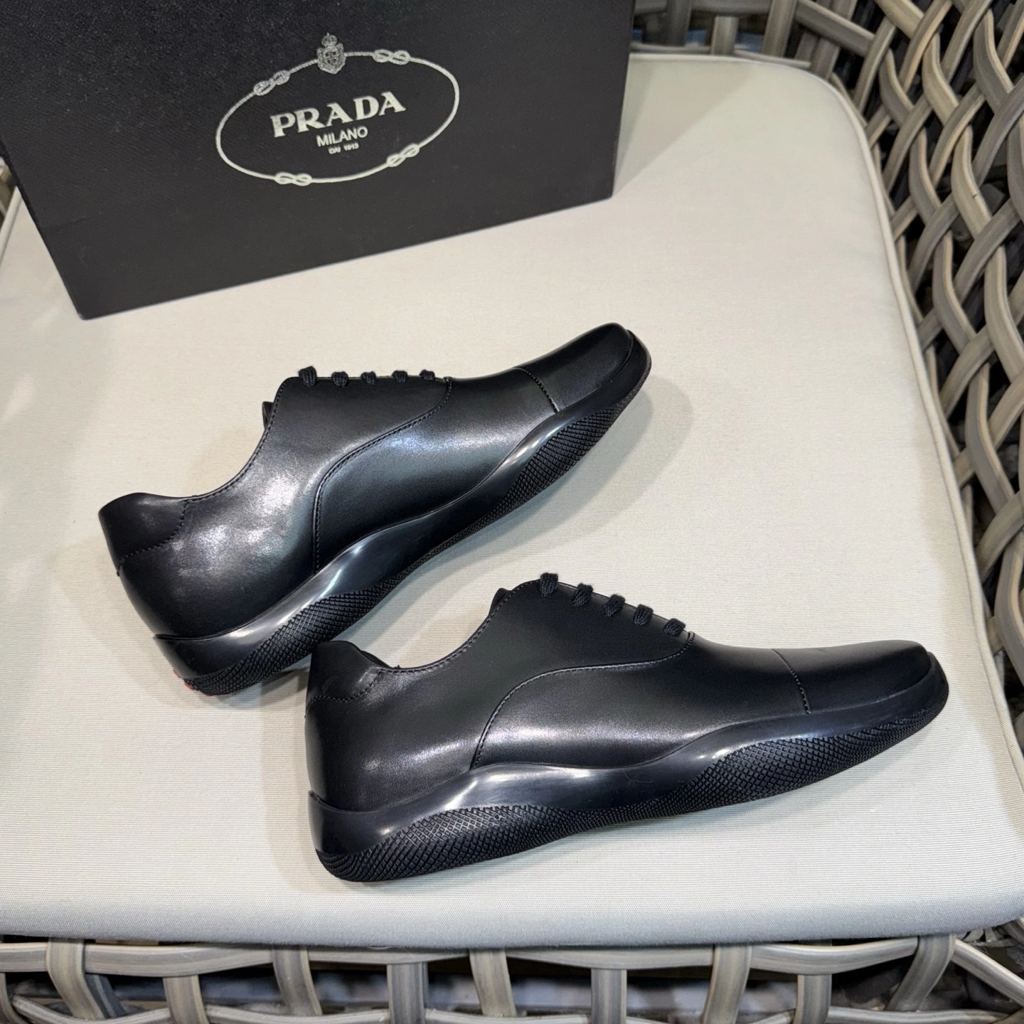 OOBB-- Pr141 4E0770_070_F0002_F_D001 calfskin item：E-X230I0129