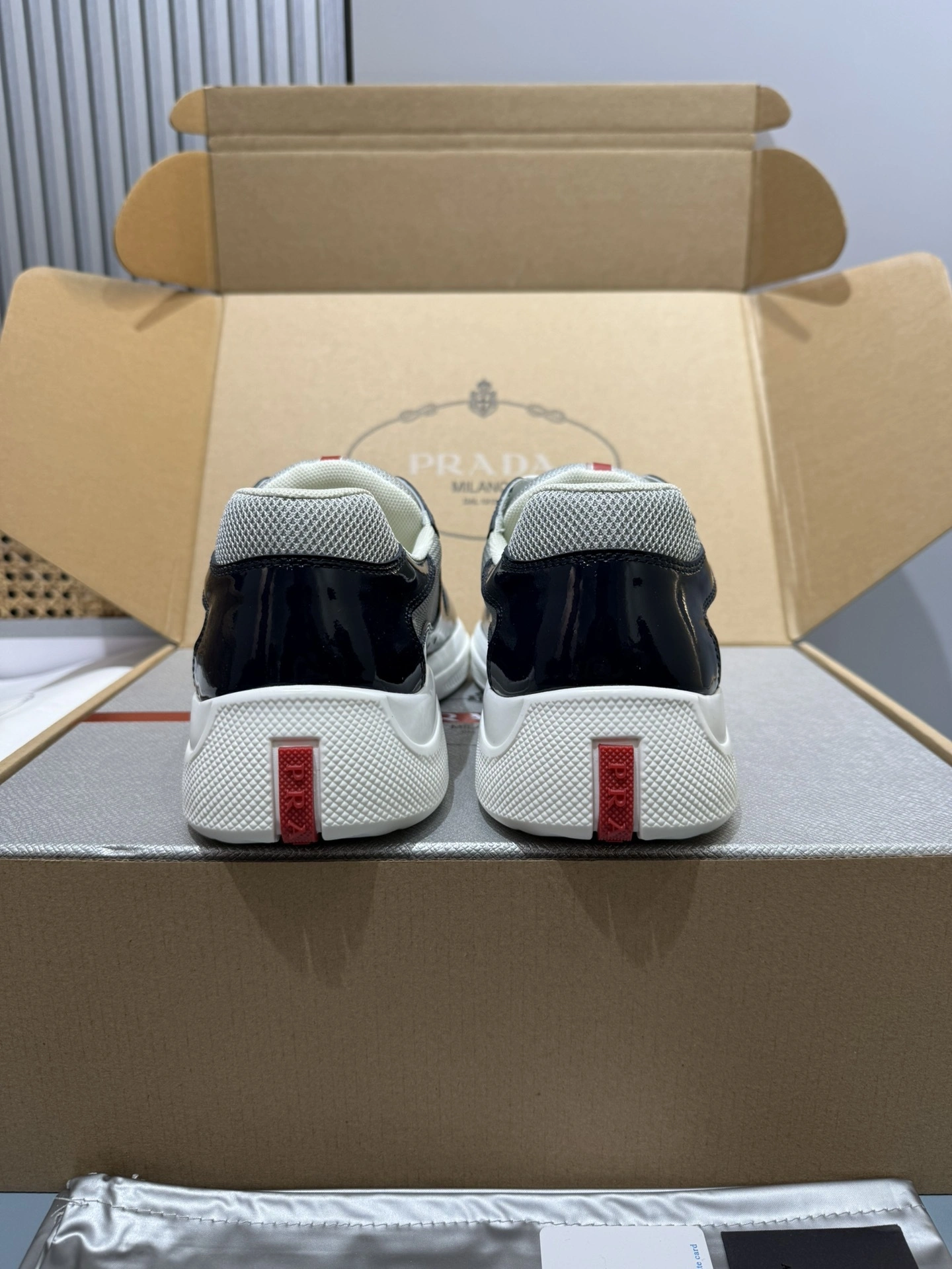OOBB-- Pr141 4E3400_ASZ_F0FJT cowhide item:E-X430E2571Y