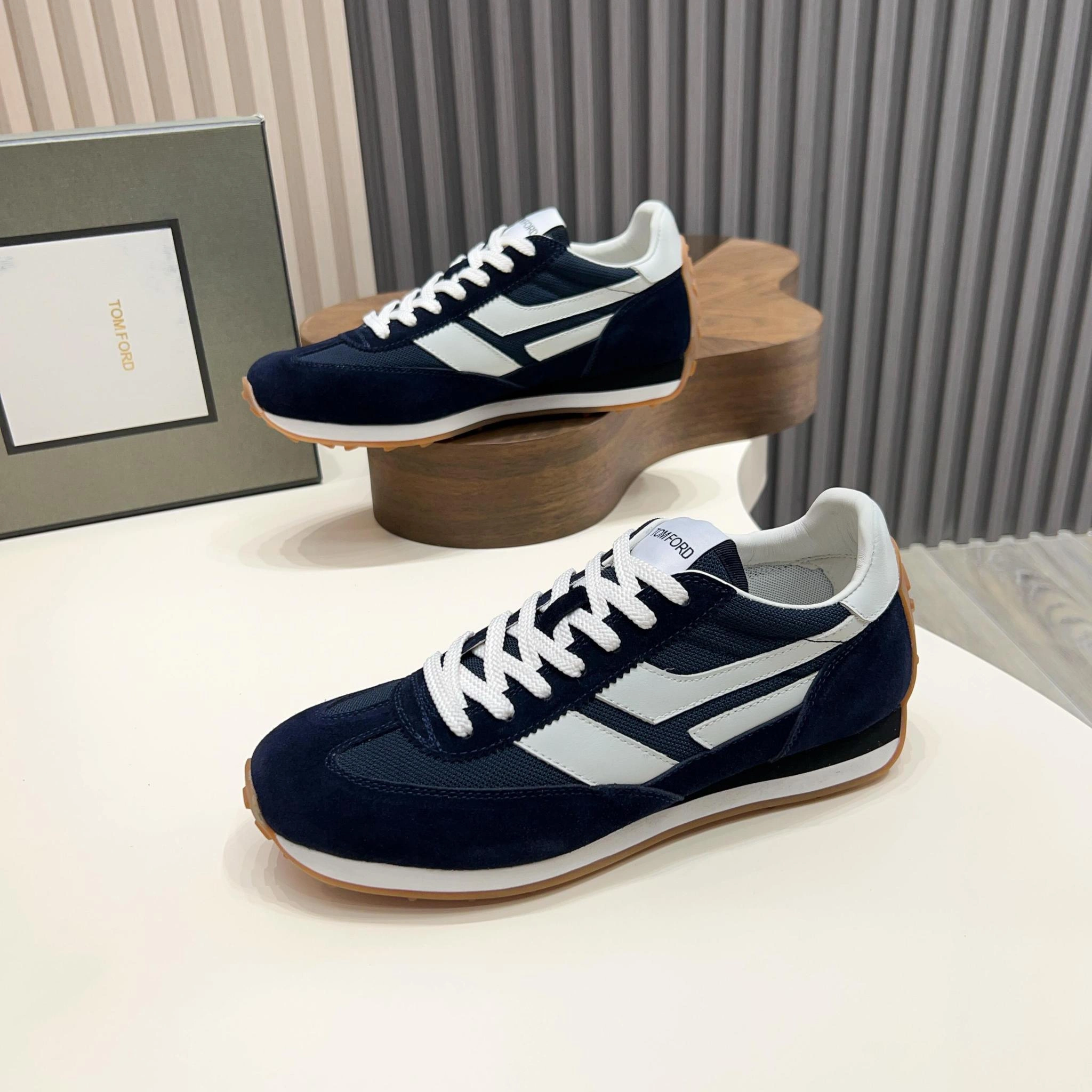 OOBB-- To7 For4 J1511L-CL456N_3LA06 cowhide item:E-X000F2652